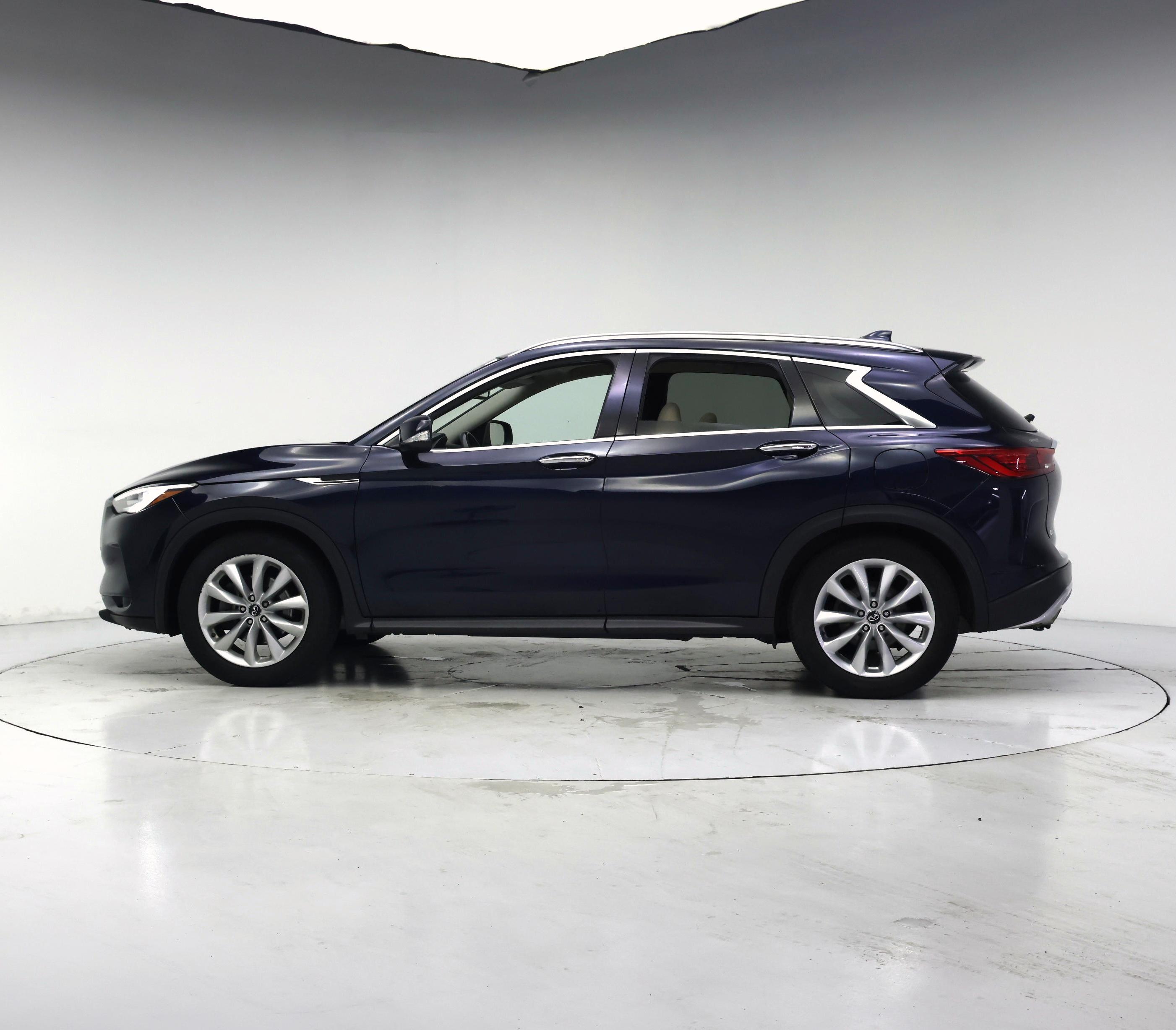 Thumbnail: 2019 INFINITI QX50 - 3