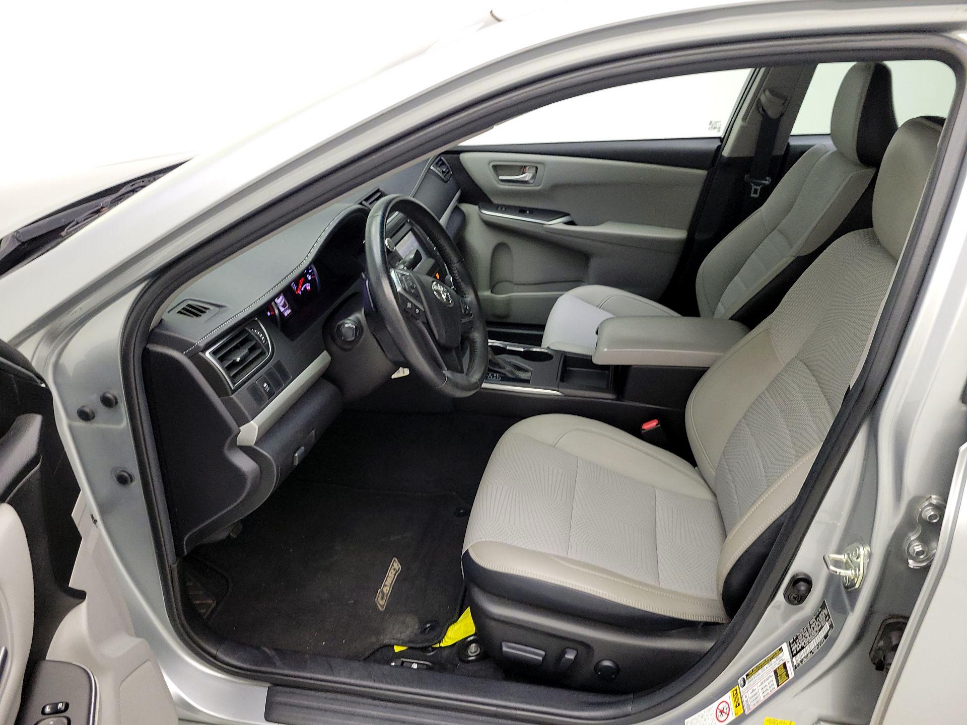 Thumbnail: 2016 Toyota Camry - 9