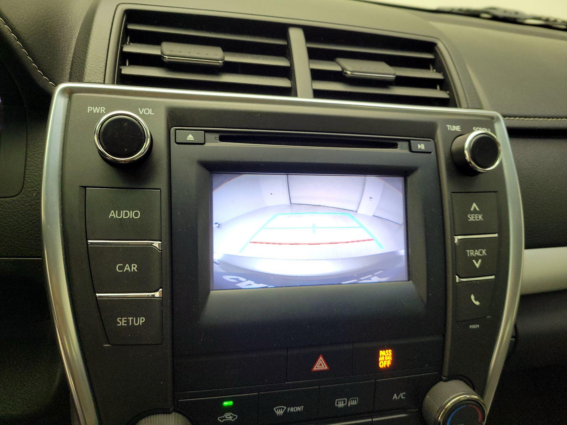 Thumbnail: 2016 Toyota Camry - 12