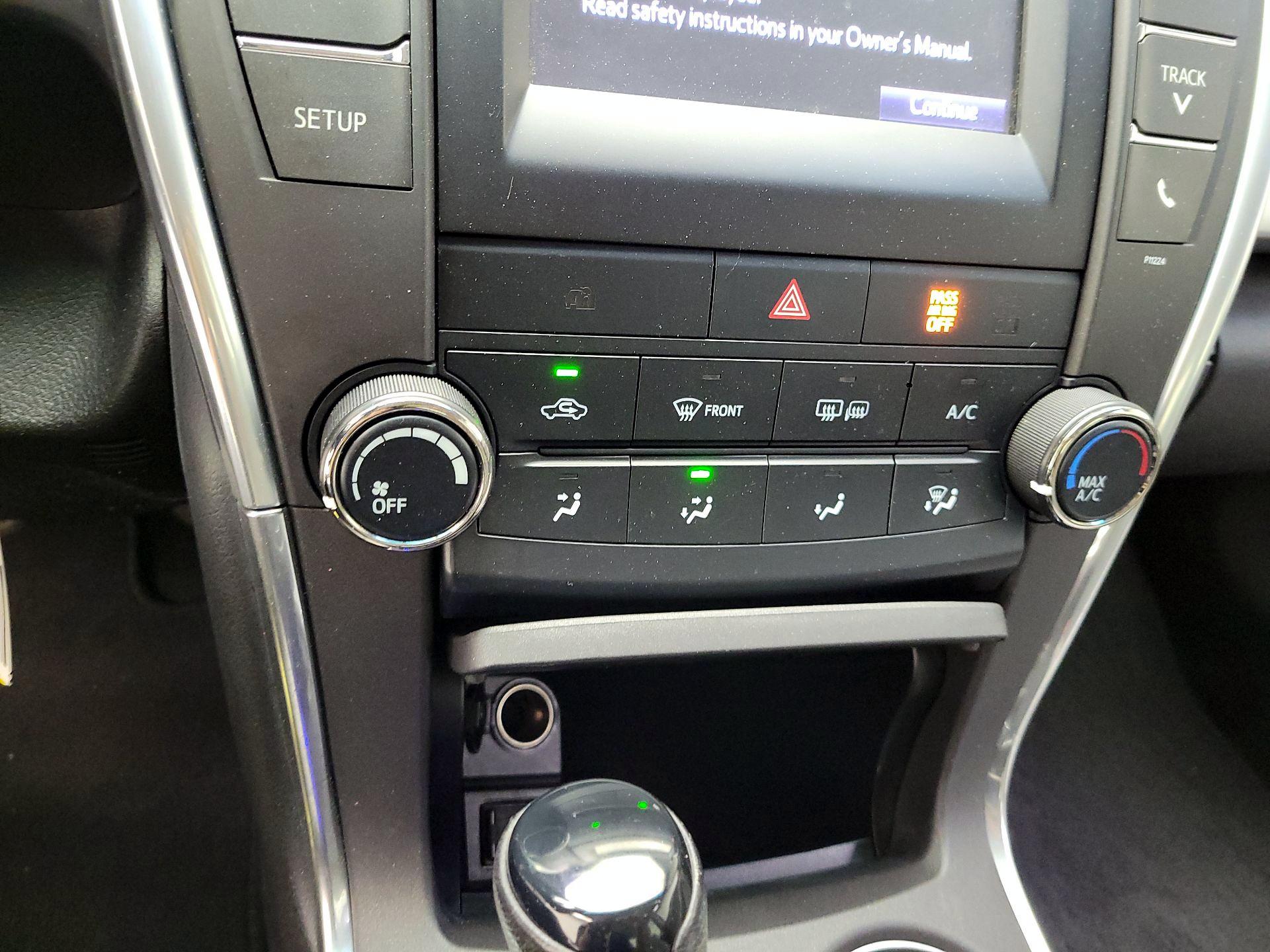 Thumbnail: 2016 Toyota Camry - 14