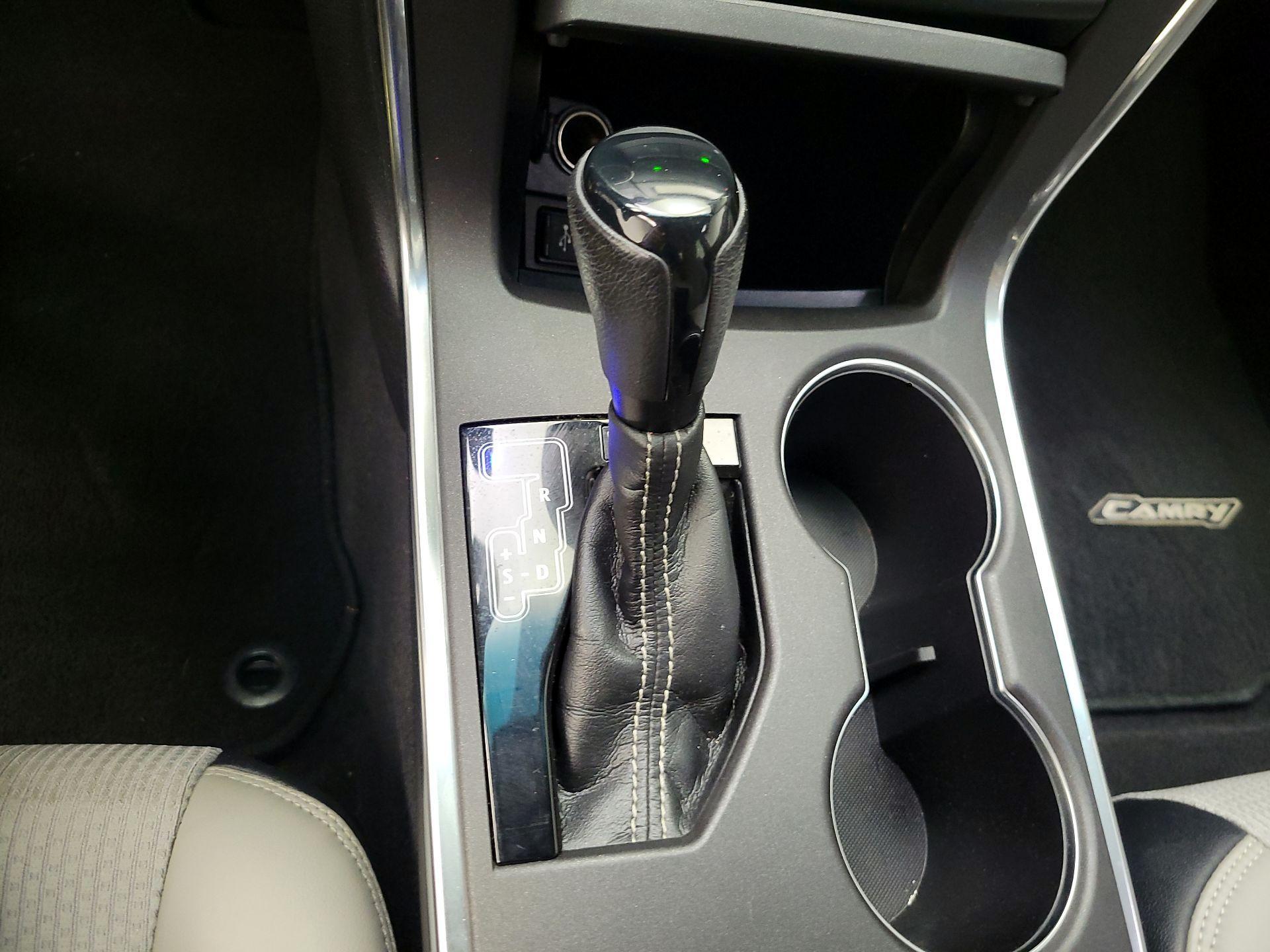 Thumbnail: 2016 Toyota Camry - 15