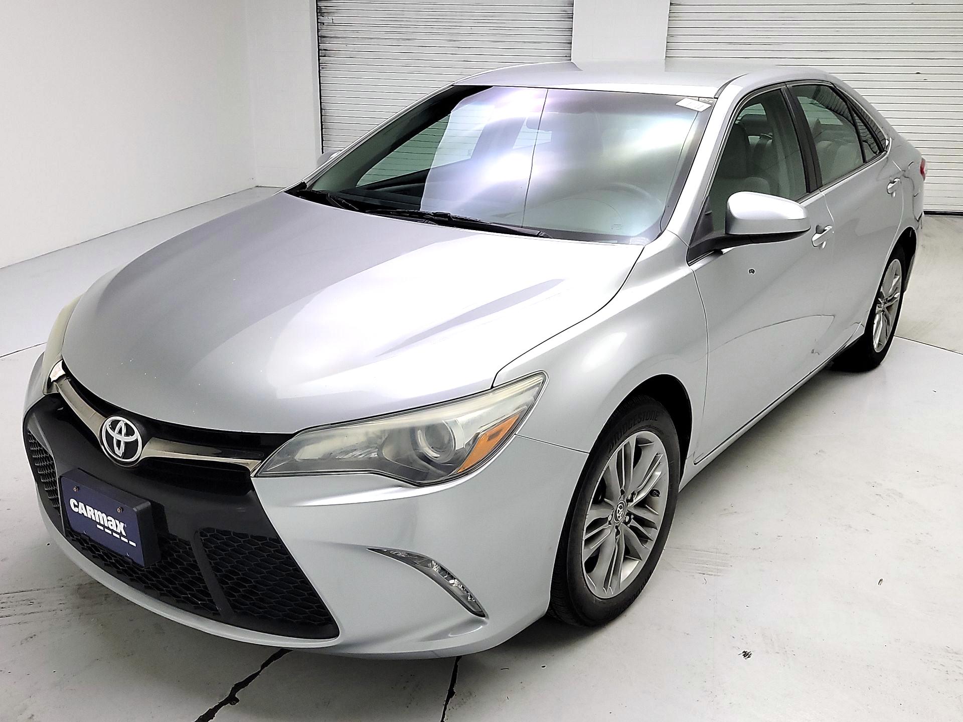Thumbnail: 2016 Toyota Camry - 3