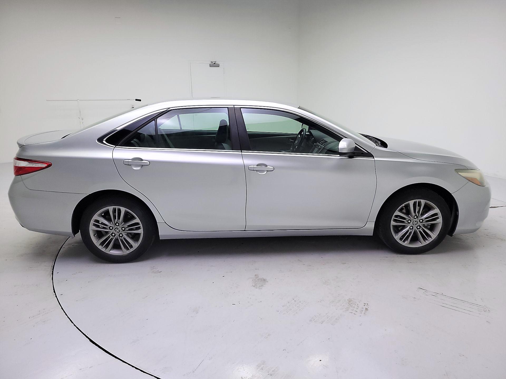 Thumbnail: 2016 Toyota Camry - 4