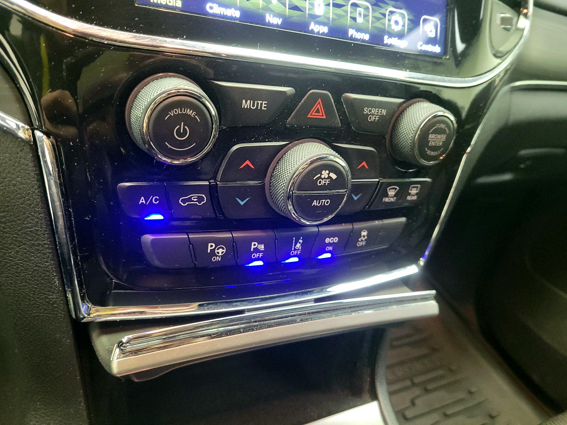 Thumbnail: 2020 Jeep Grand Cherokee - 15