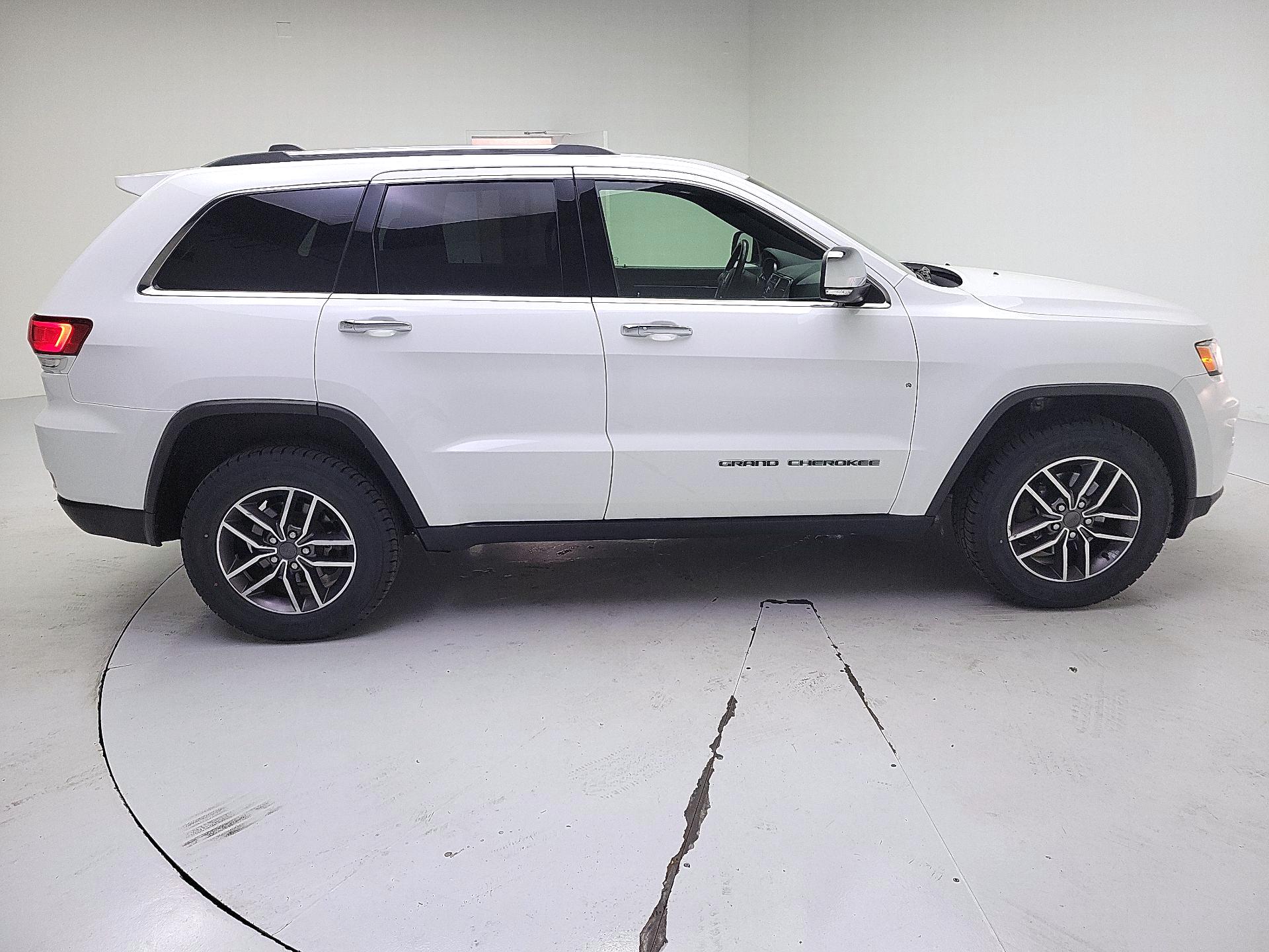 Thumbnail: 2020 Jeep Grand Cherokee - 4