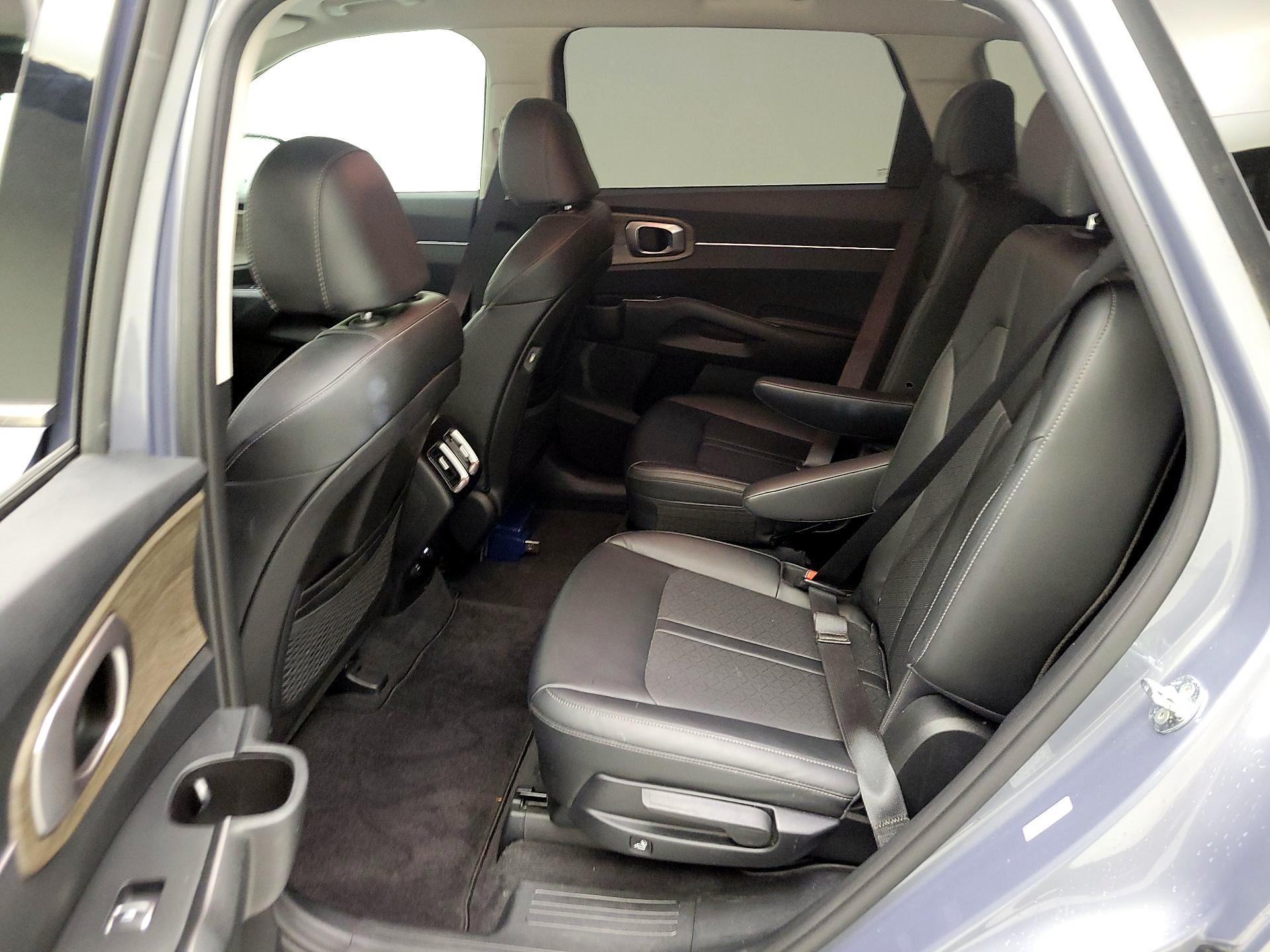 Thumbnail: 2021 Kia Sorento - 17