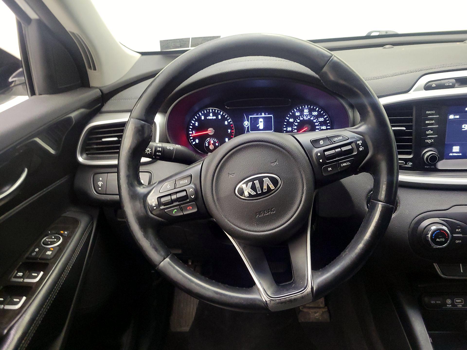 Thumbnail: 2017 Kia Sorento - 10
