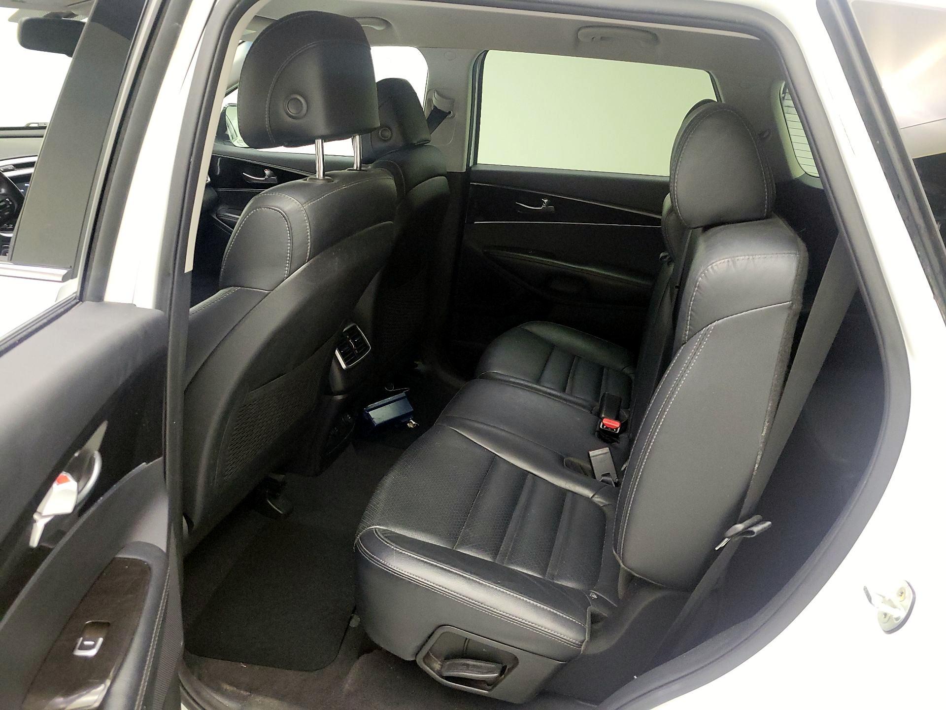 Thumbnail: 2017 Kia Sorento - 19