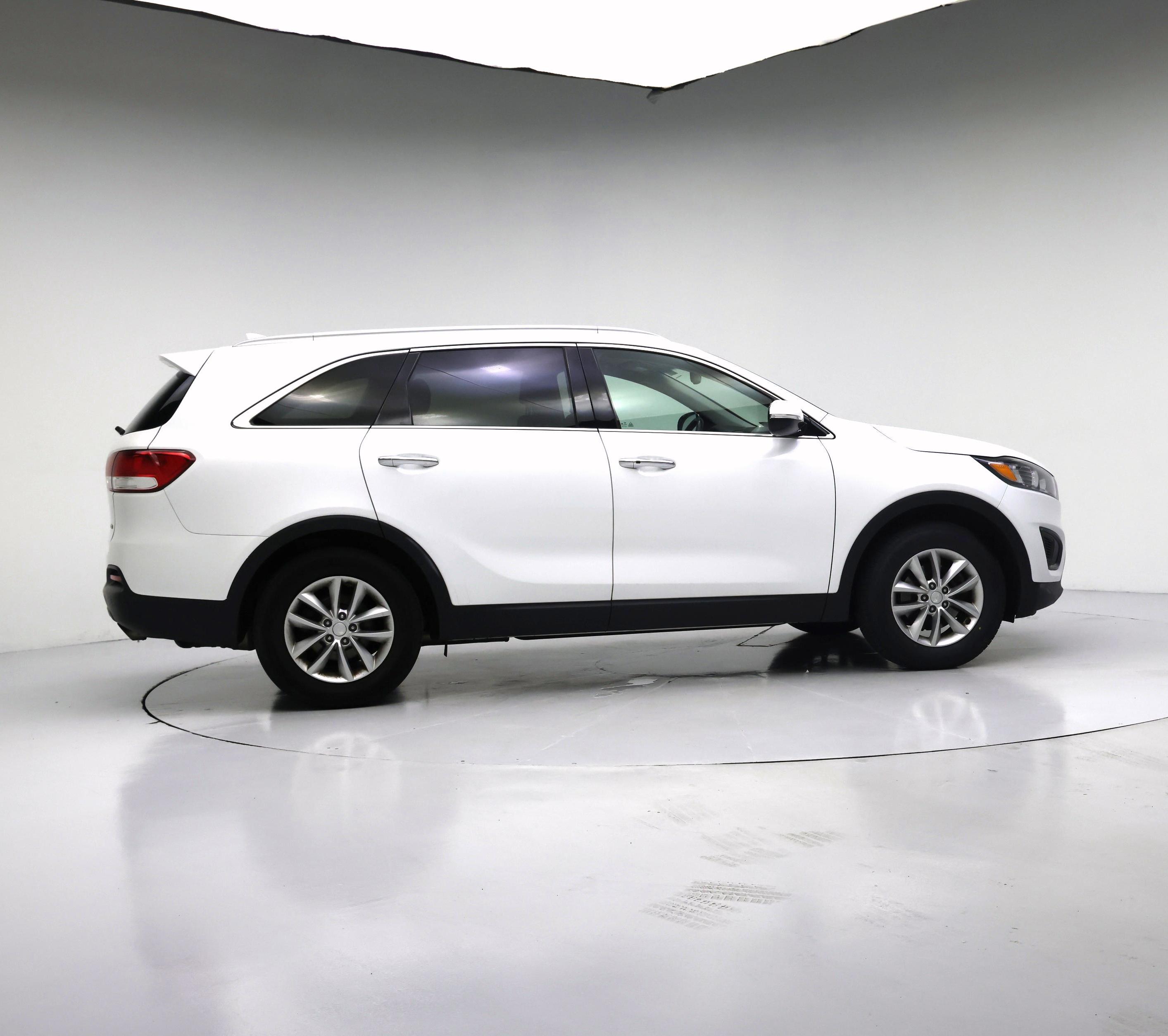 Thumbnail: 2017 Kia Sorento - 7