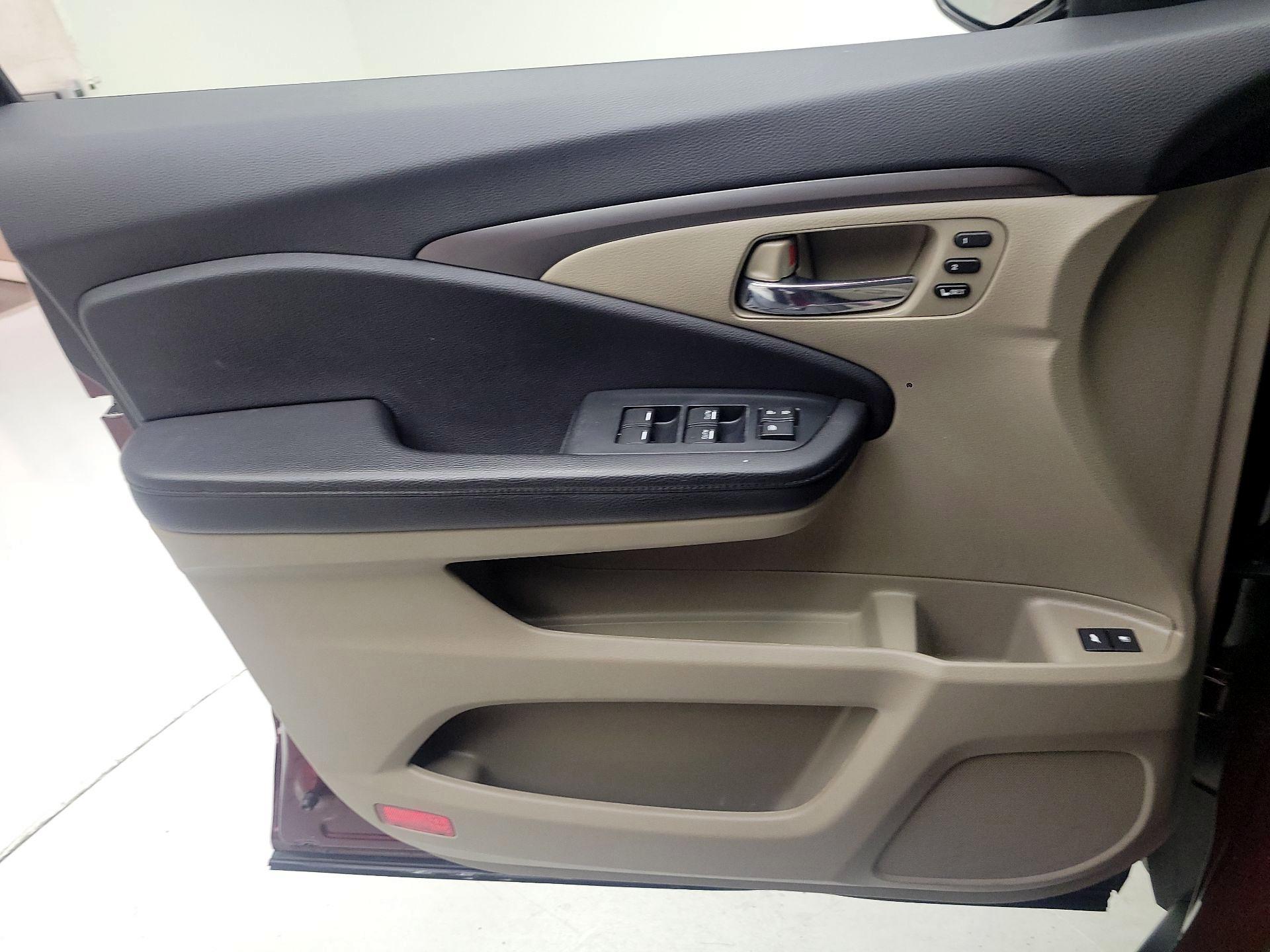 Thumbnail: 2022 Honda Pilot - 10