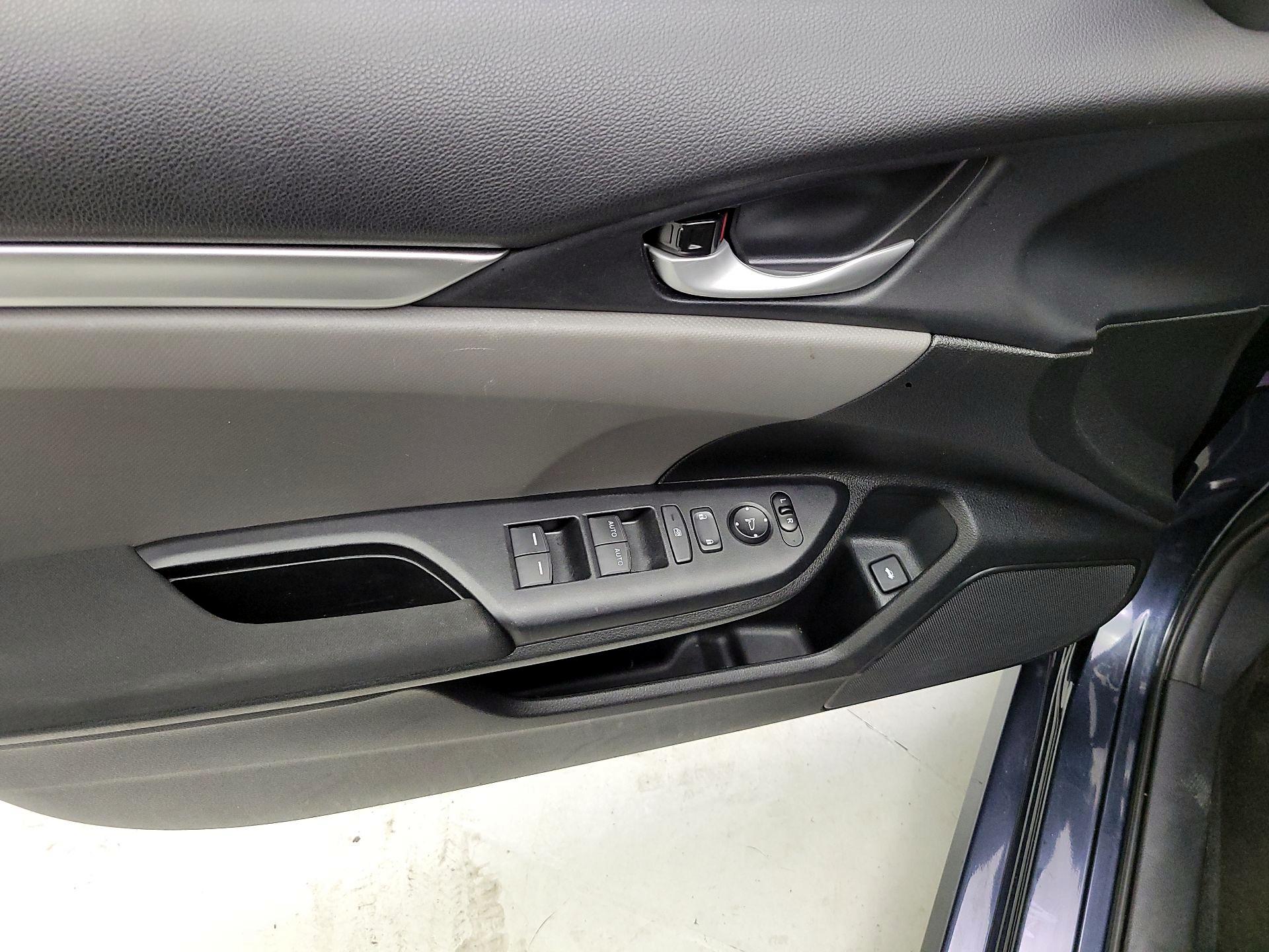 Thumbnail: 2019 Honda Civic - 12