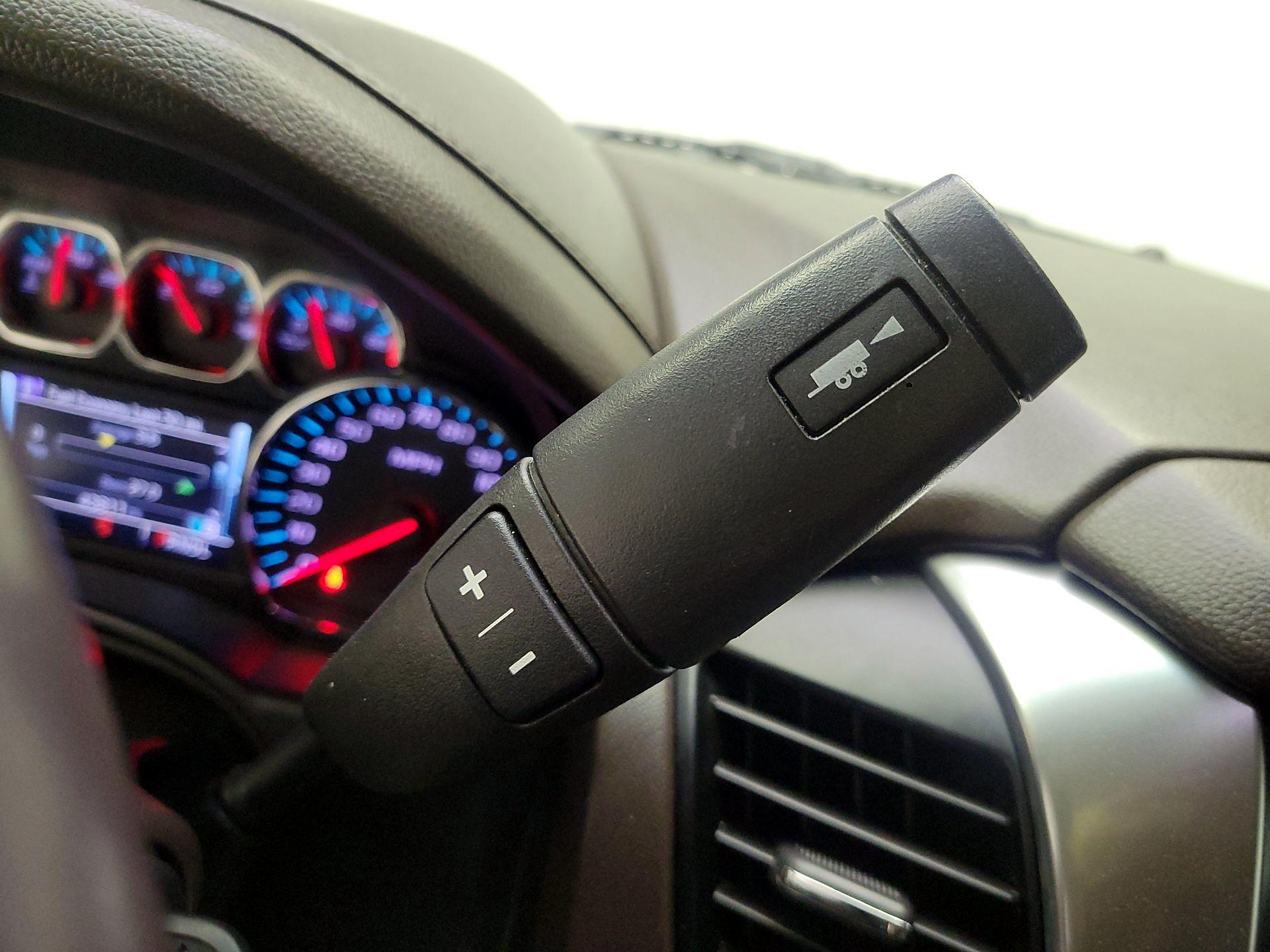 Thumbnail: 2019 Chevrolet Tahoe - 15
