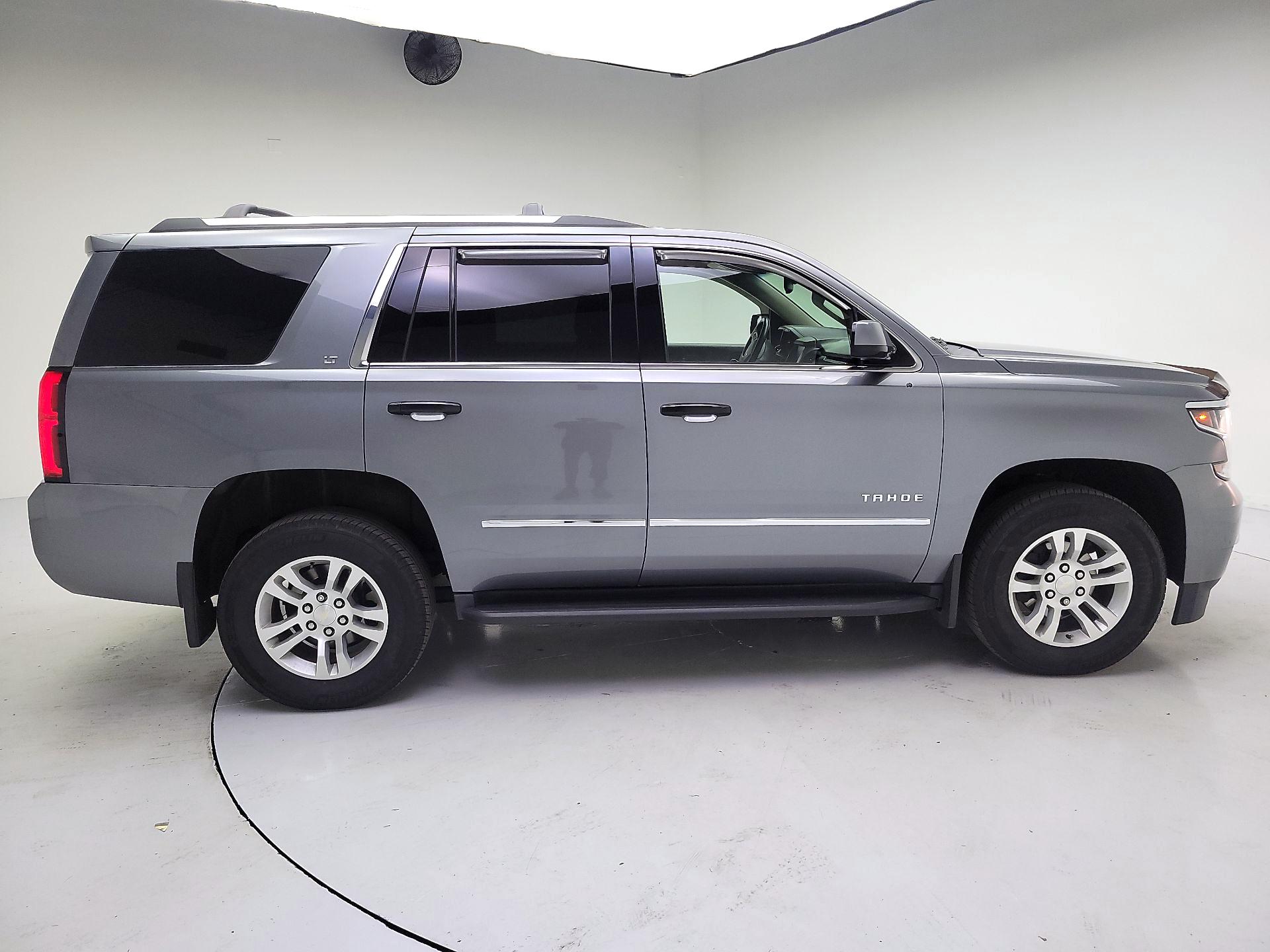 Thumbnail: 2019 Chevrolet Tahoe - 4