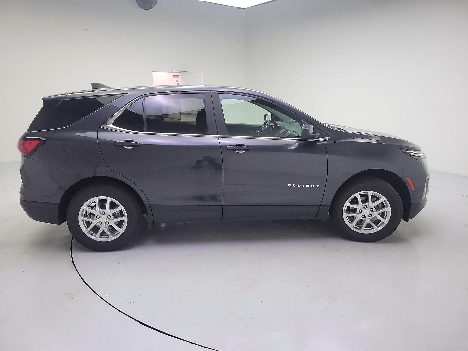 Thumbnail: 2023 Chevrolet Equinox - 4