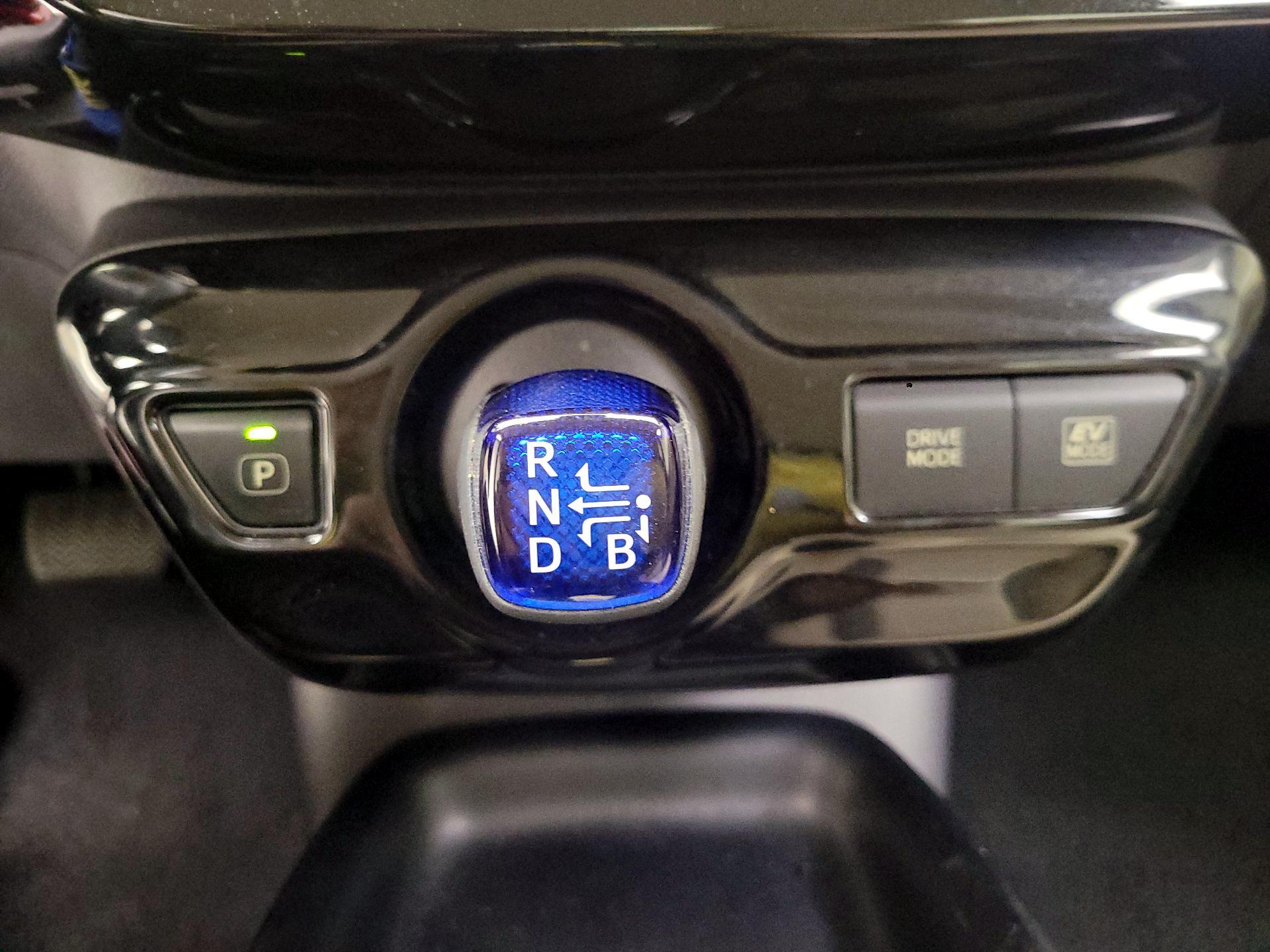 Thumbnail: 2017 Toyota Prius - 15