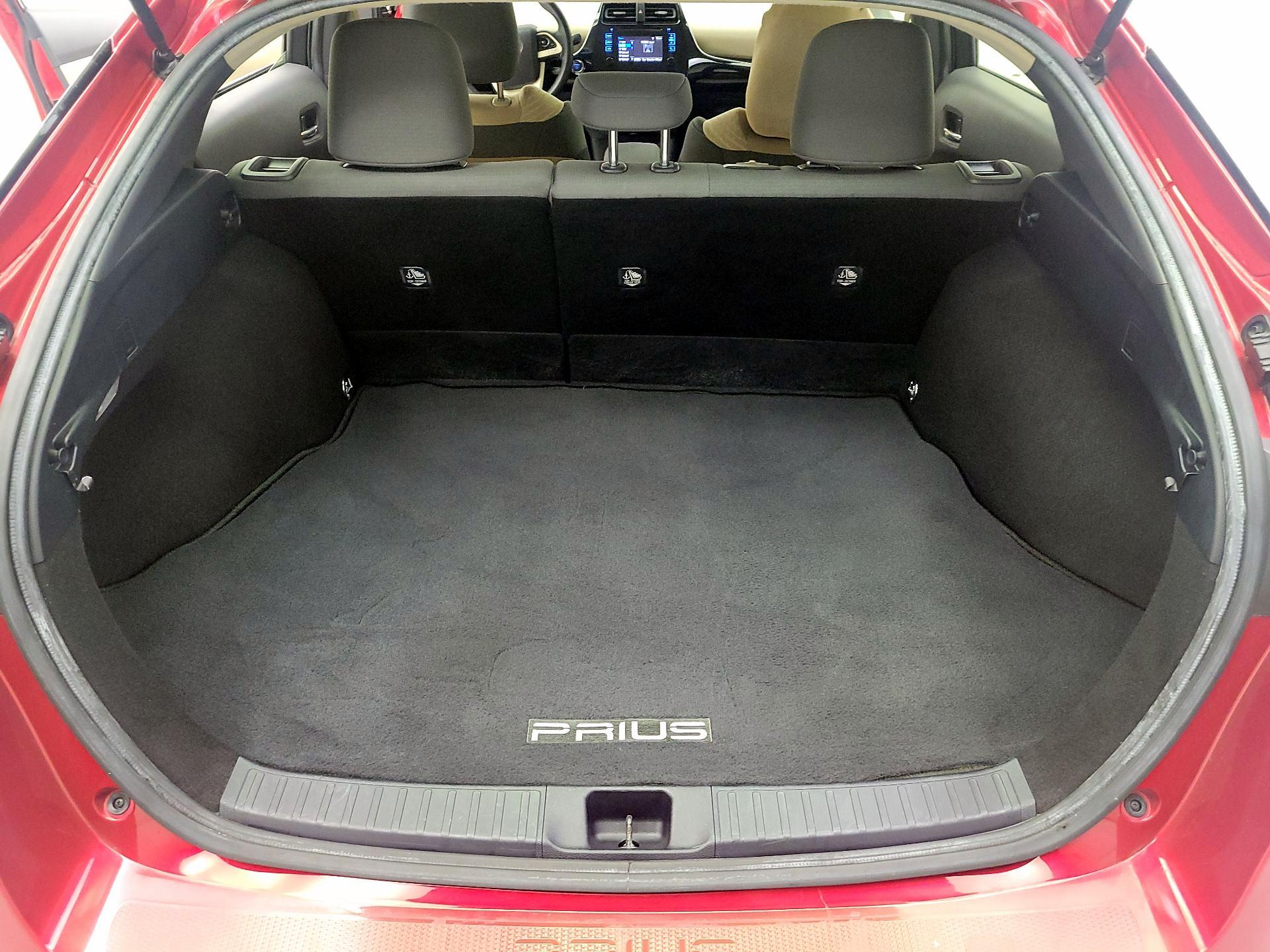 Thumbnail: 2017 Toyota Prius - 18