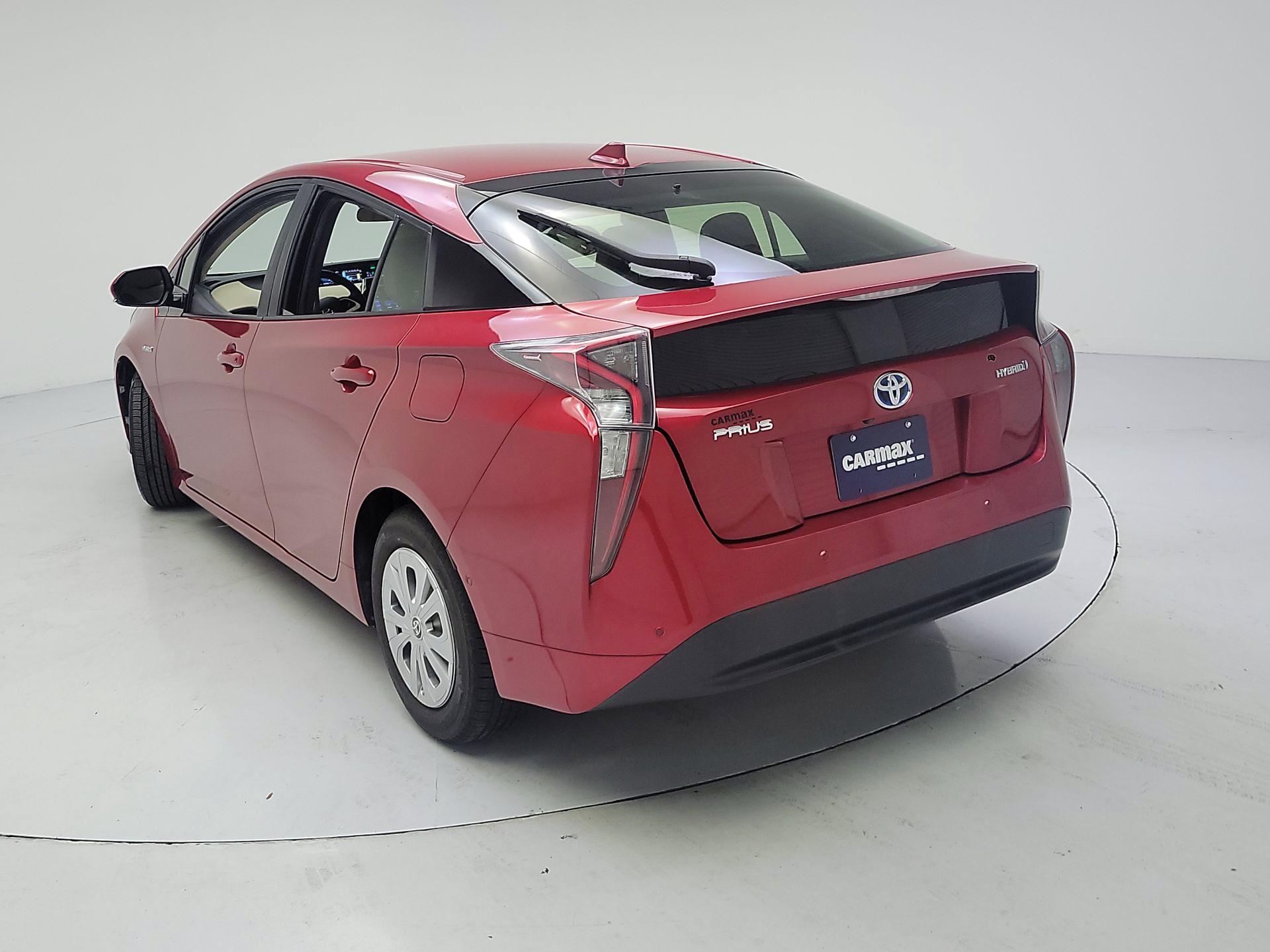 Thumbnail: 2017 Toyota Prius - 7