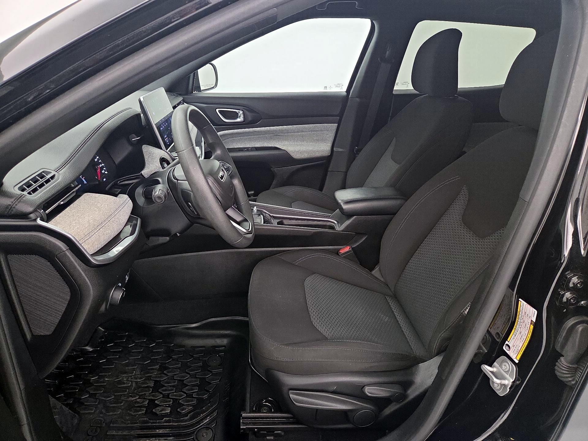 Thumbnail: 2023 Jeep Compass - 11