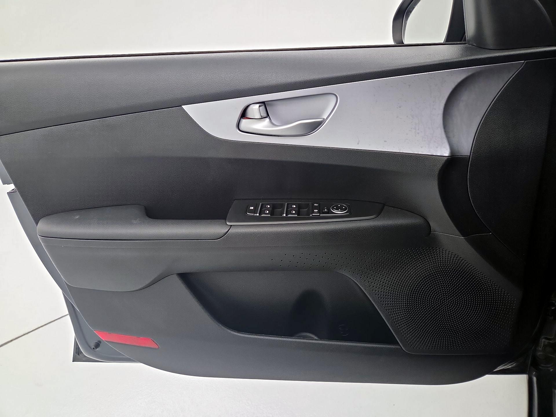 Thumbnail: 2024 Kia Forte - 12