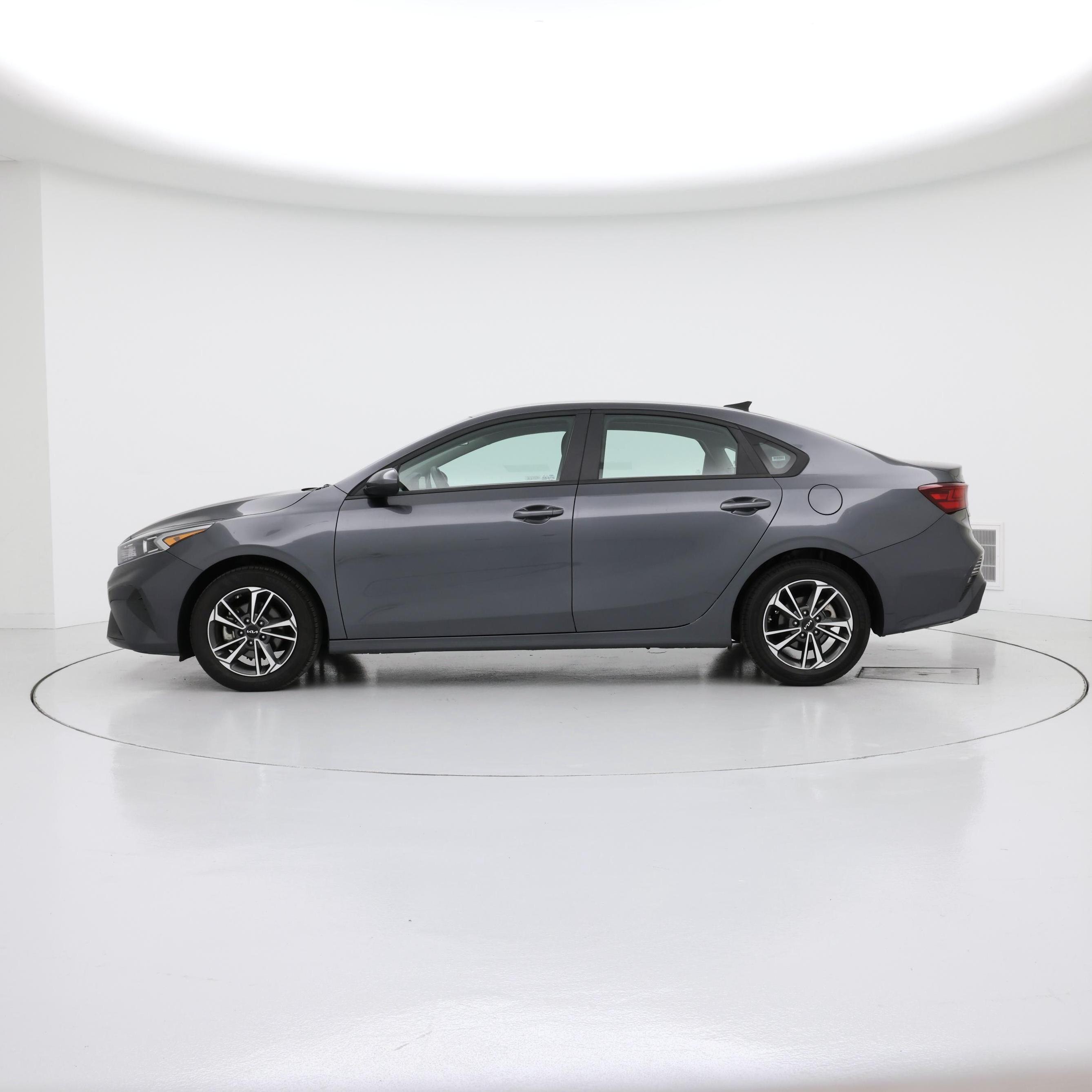 Thumbnail: 2024 Kia Forte - 3
