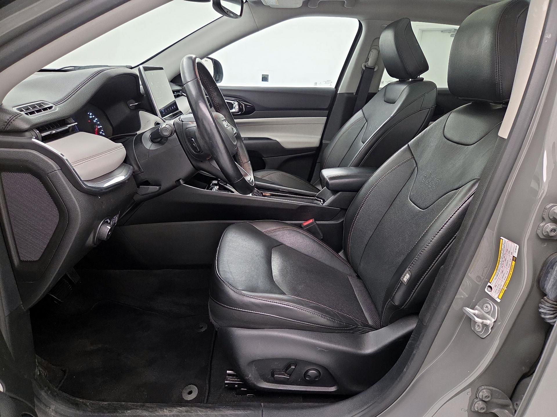 Thumbnail: 2022 Jeep Compass - 11