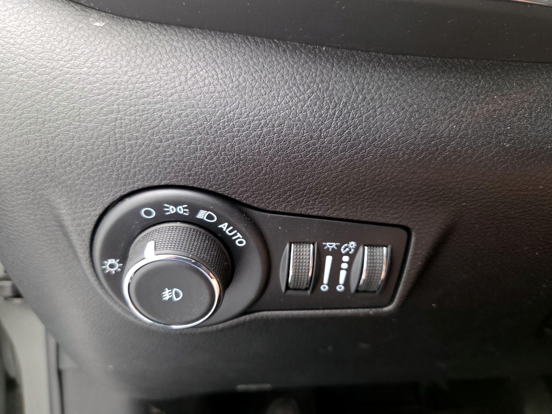 Thumbnail: 2022 Jeep Compass - 13