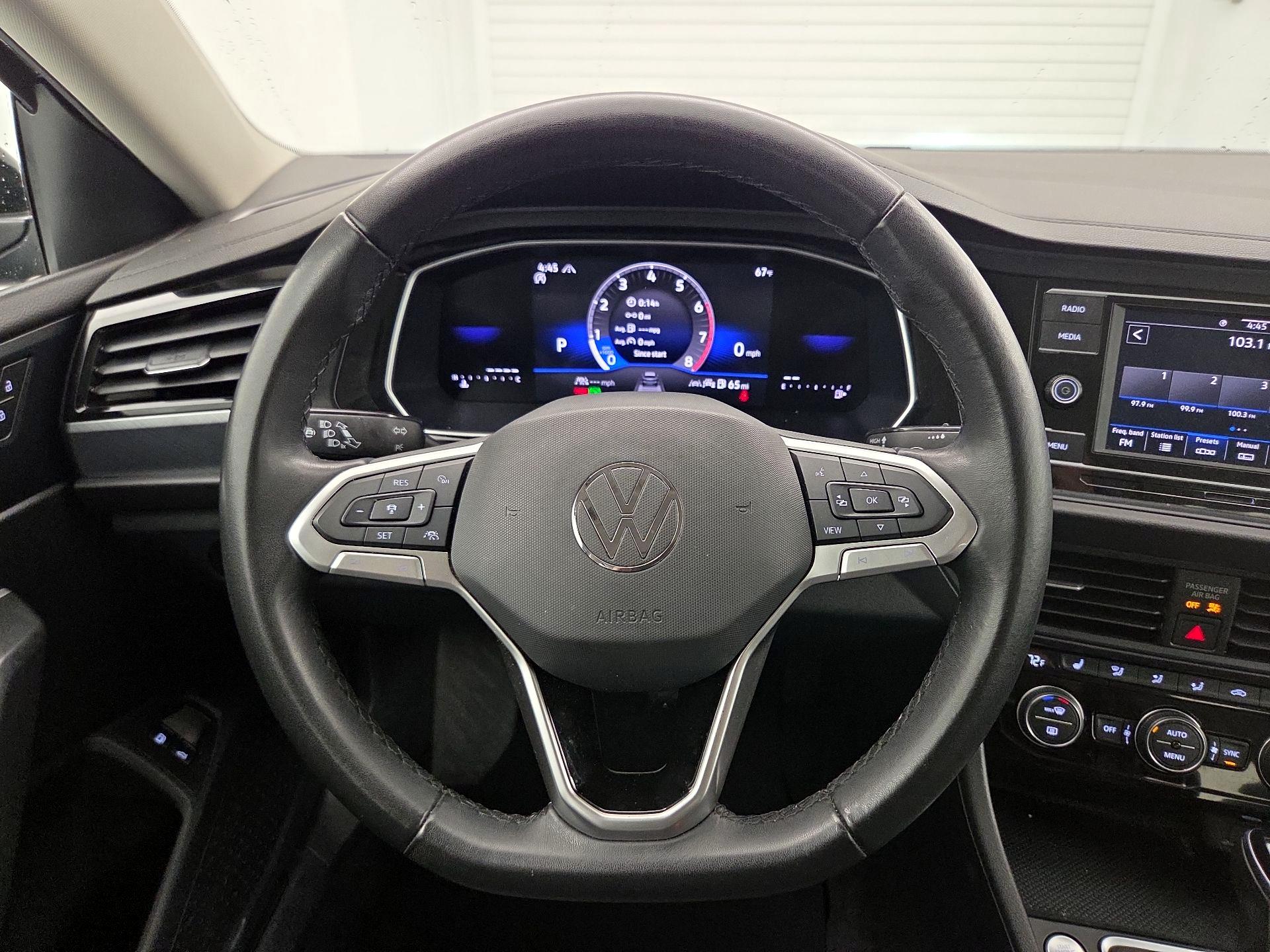 Thumbnail: 2024 Volkswagen Jetta - 10