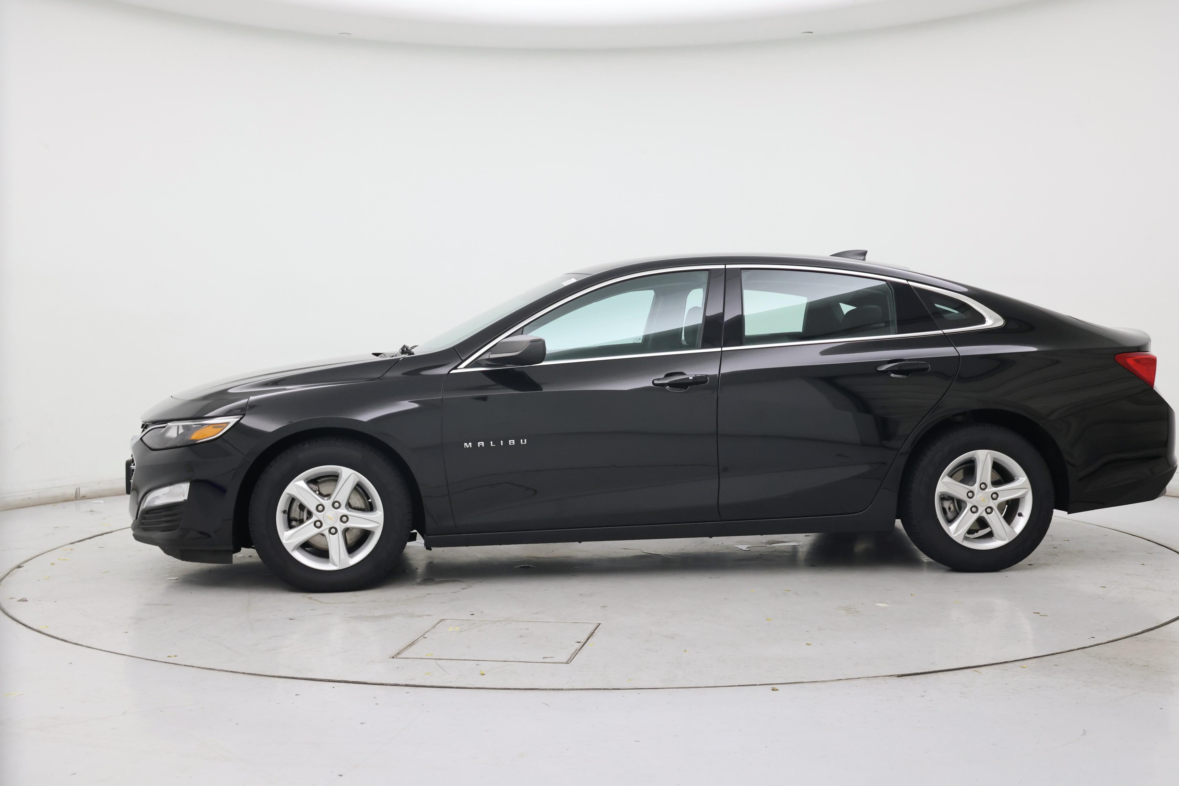 Thumbnail: 2023 Chevrolet Malibu - 3