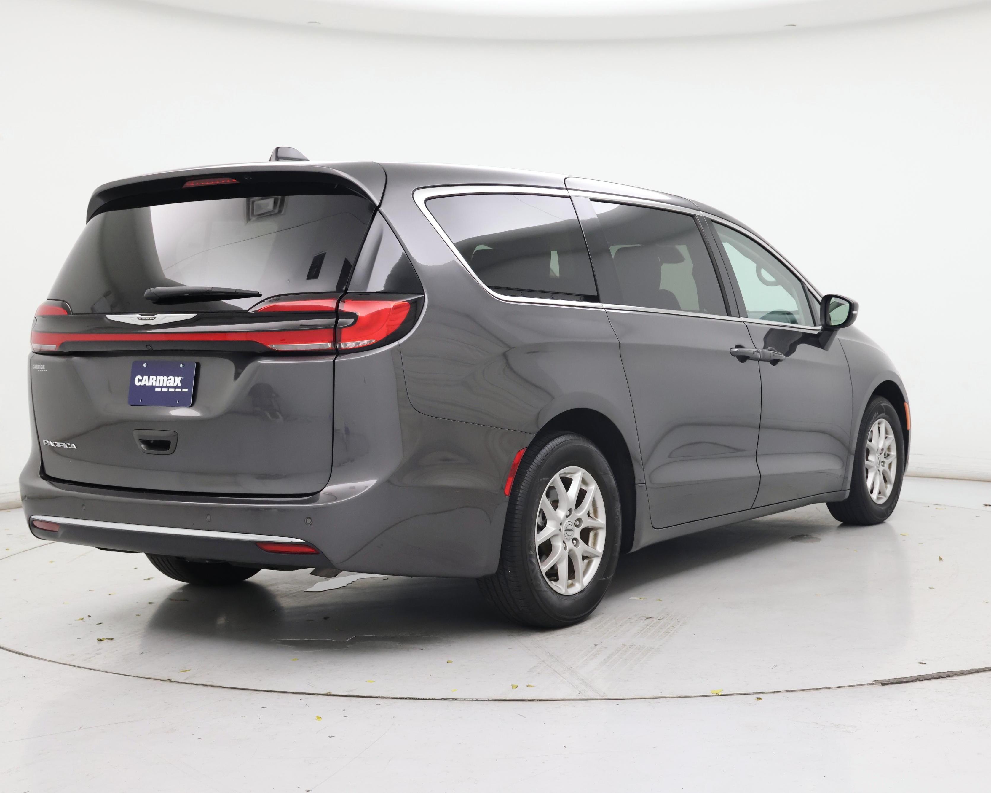 Thumbnail: 2023 Chrysler Pacifica - 8
