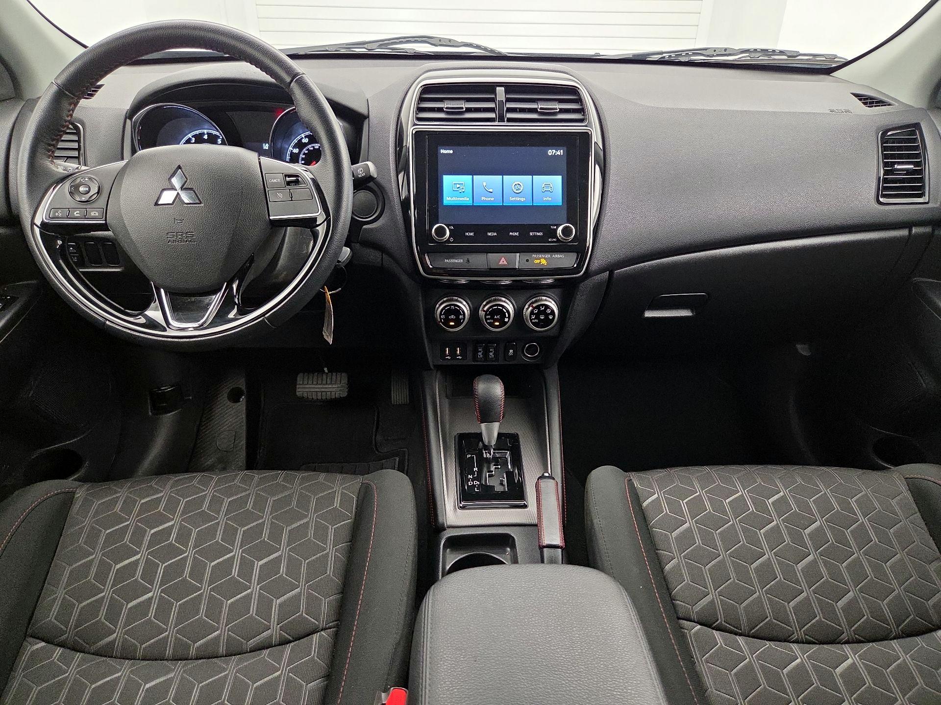 Thumbnail: 2024 Mitsubishi Outlander Sport - 9