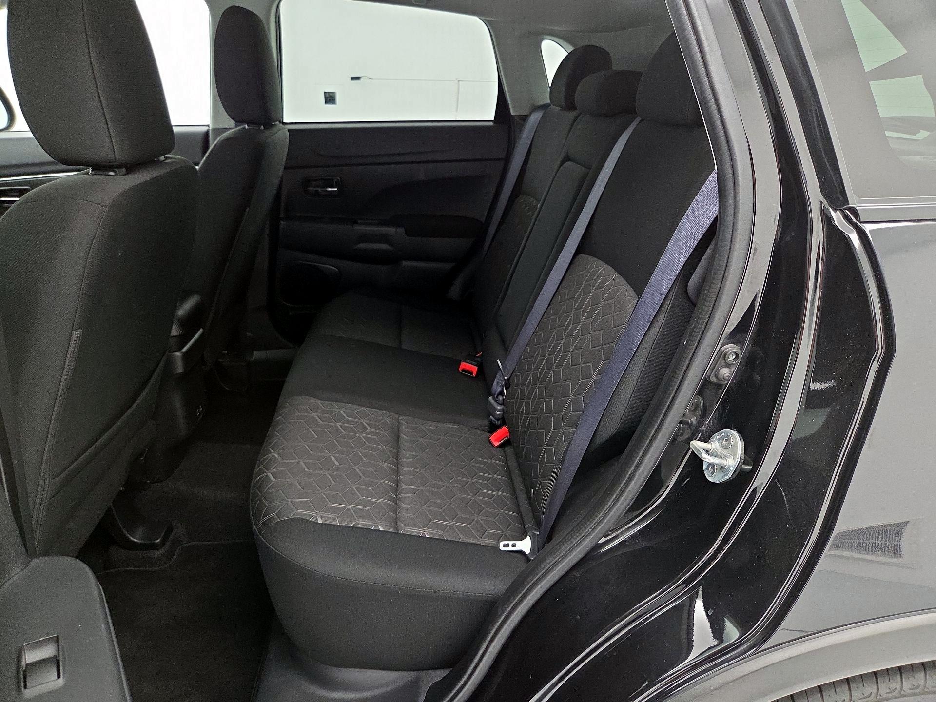 Thumbnail: 2024 Mitsubishi Outlander Sport - 19