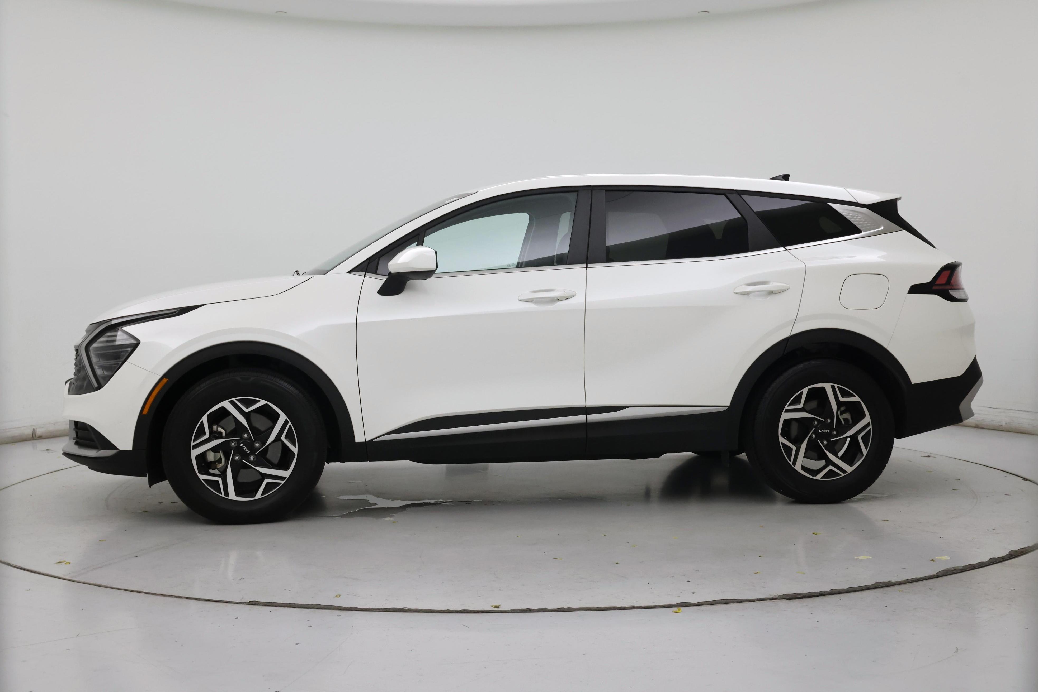 Thumbnail: 2024 Kia Sportage - 3