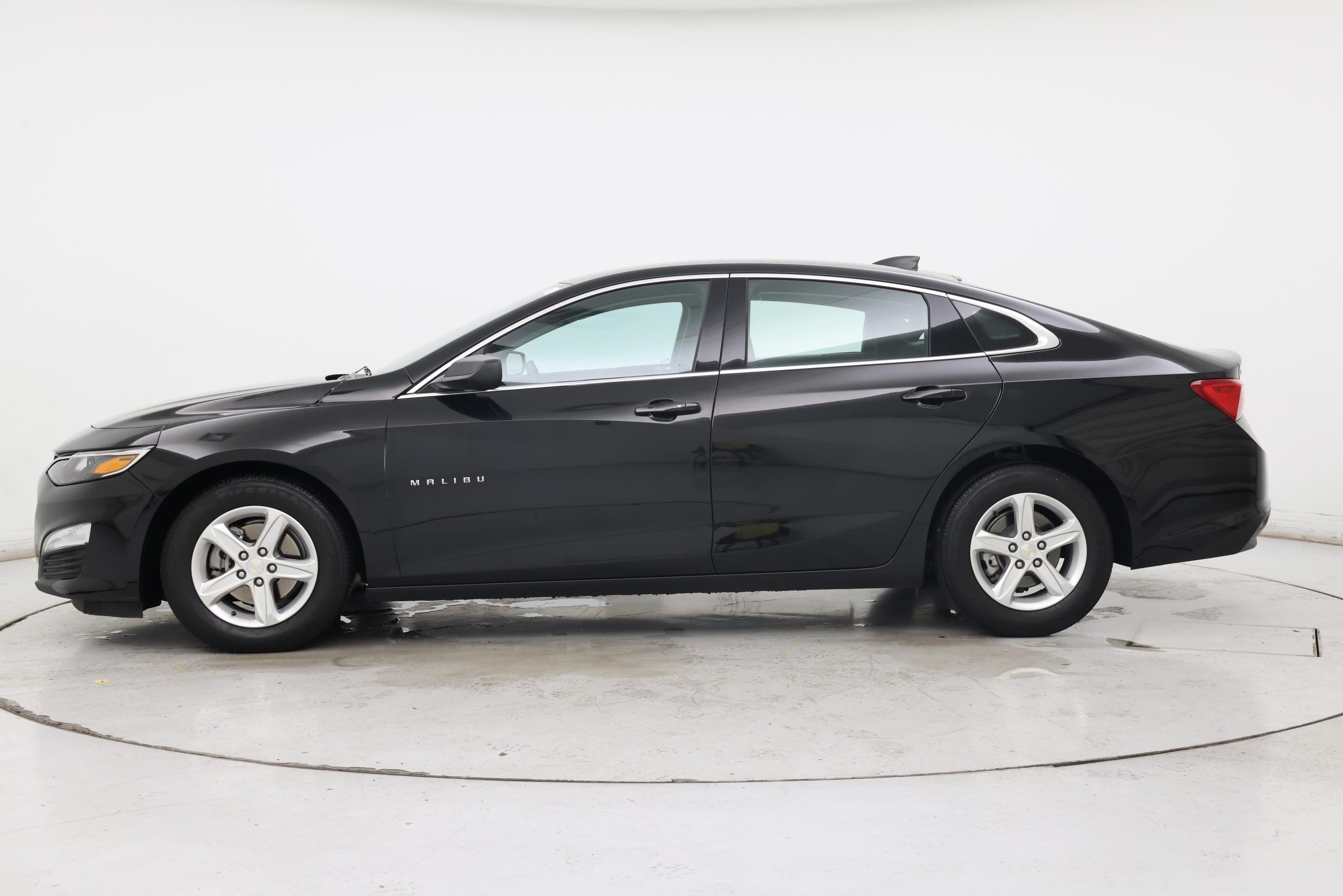 Thumbnail: 2023 Chevrolet Malibu - 3