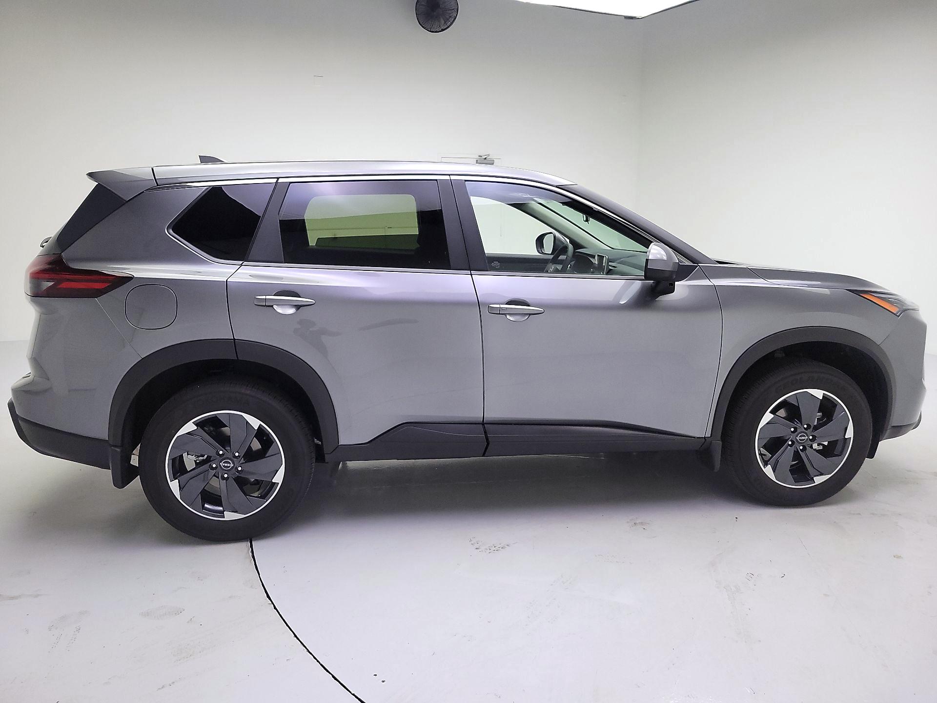 Thumbnail: 2026 Nissan Rogue - 4
