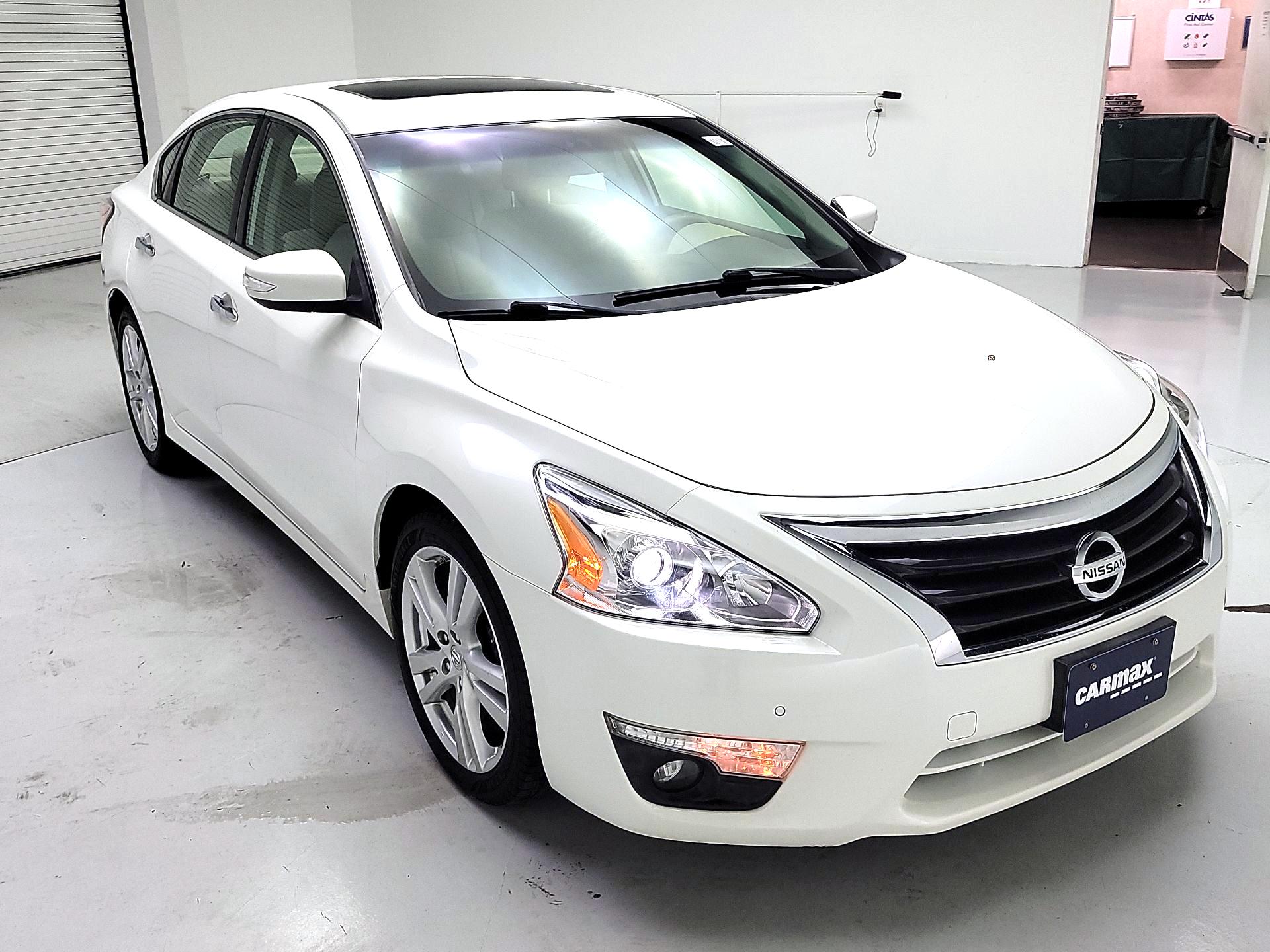 Thumbnail: 2015 Nissan Altima - 1