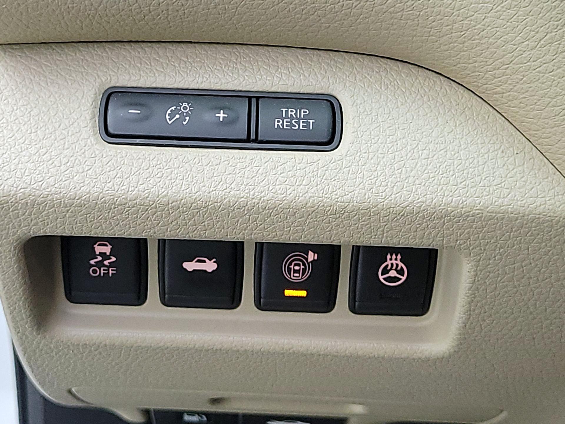 Thumbnail: 2015 Nissan Altima - 11