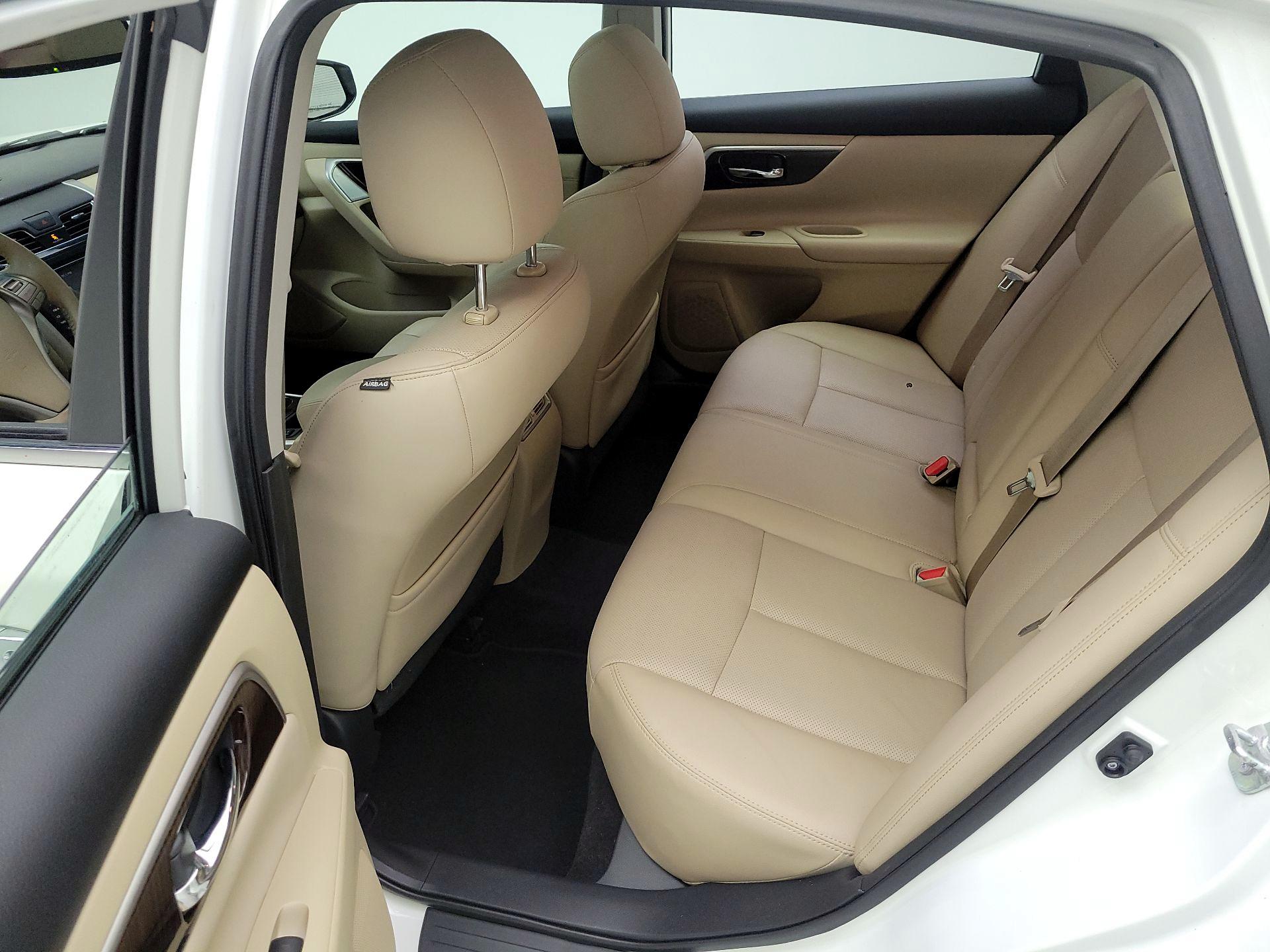 Thumbnail: 2015 Nissan Altima - 19