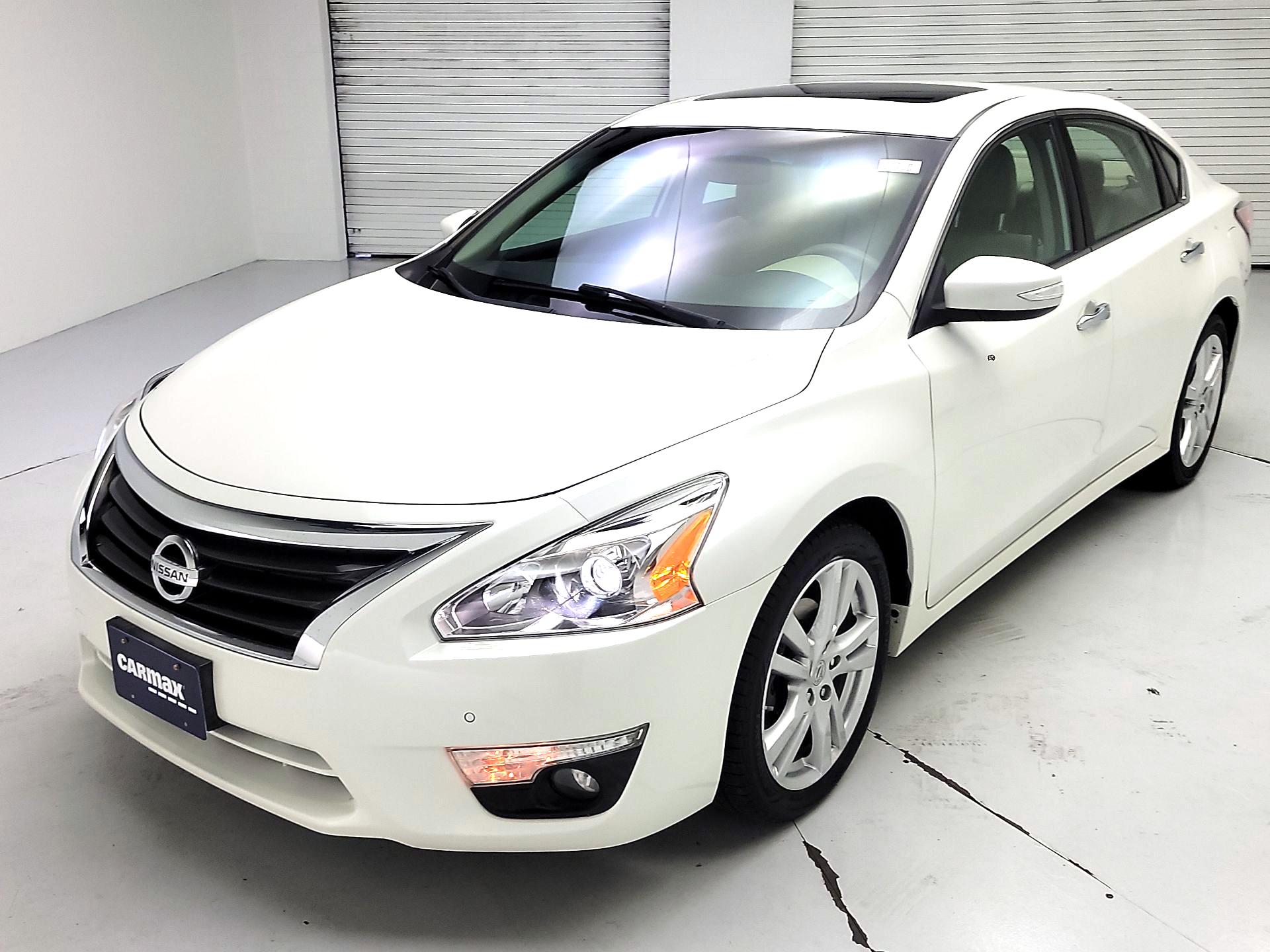Thumbnail: 2015 Nissan Altima - 3