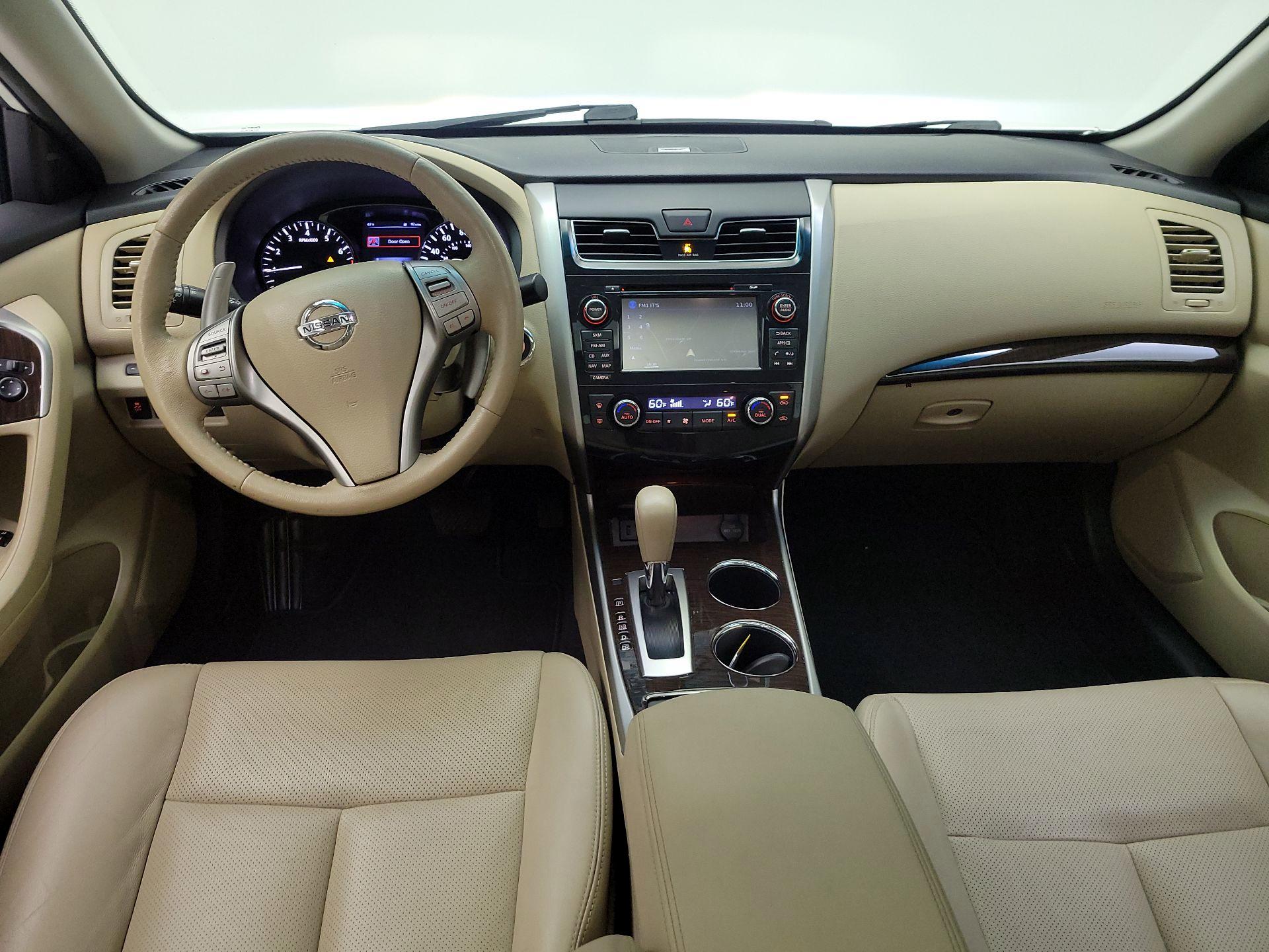 Thumbnail: 2015 Nissan Altima - 8