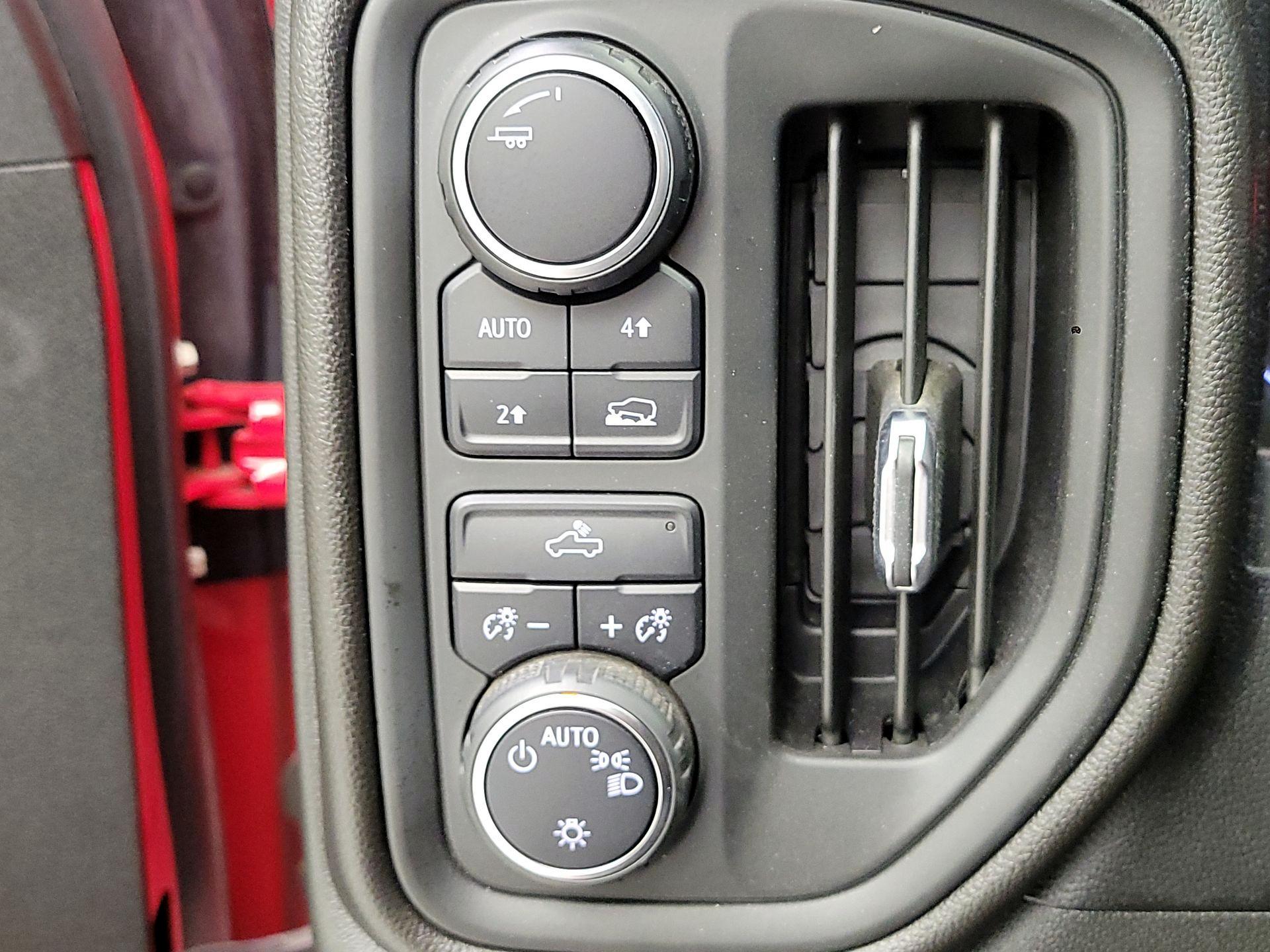Thumbnail: 2022 Chevrolet Silverado 1500 - 13