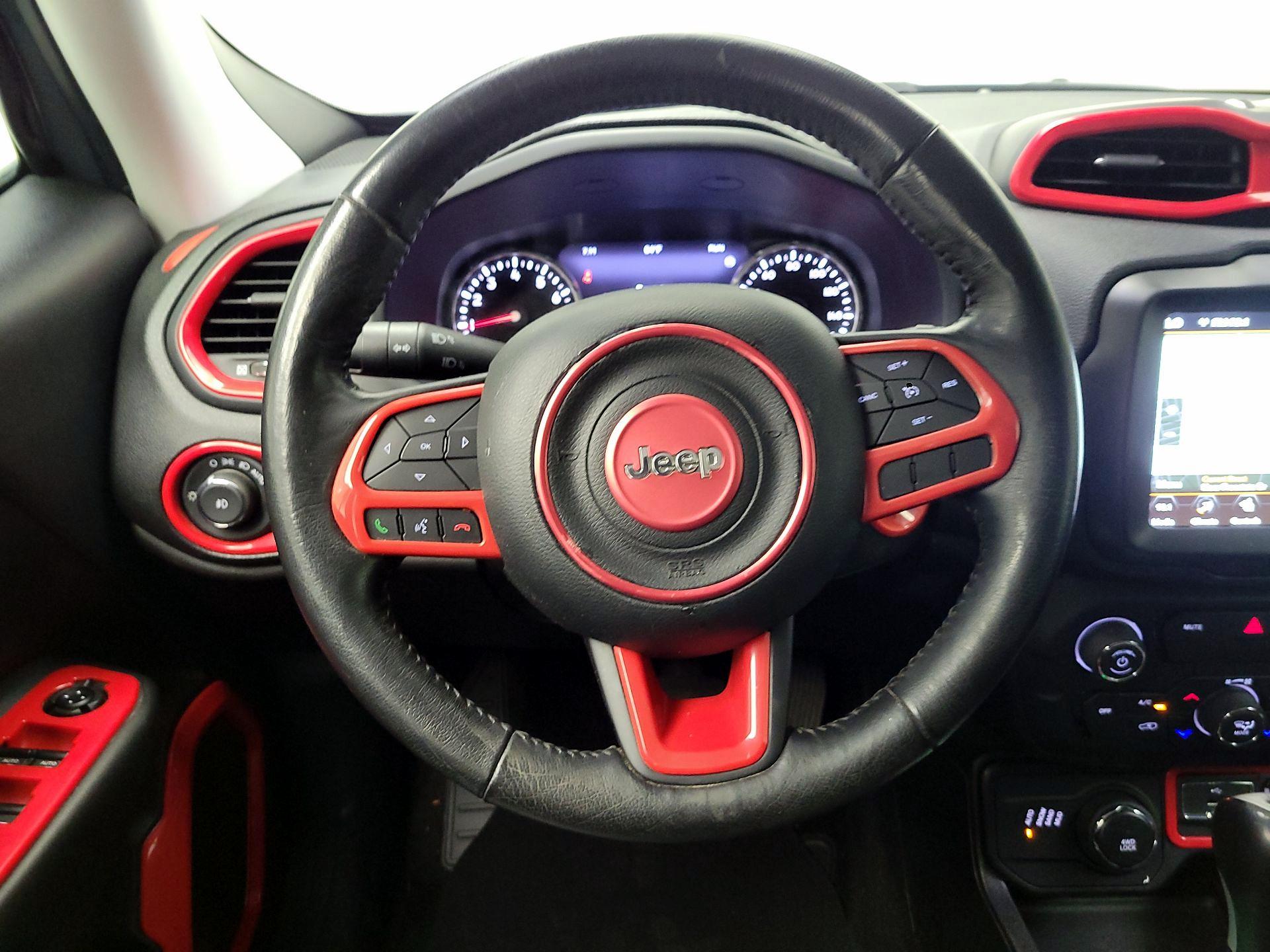 Thumbnail: 2018 Jeep Renegade - 10