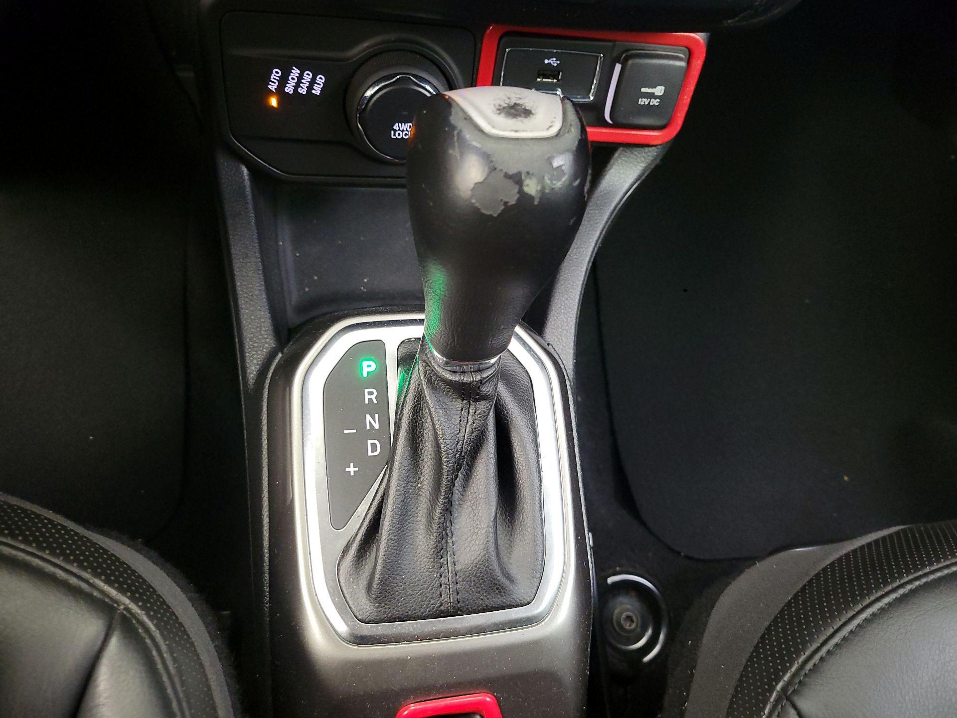 Thumbnail: 2018 Jeep Renegade - 18