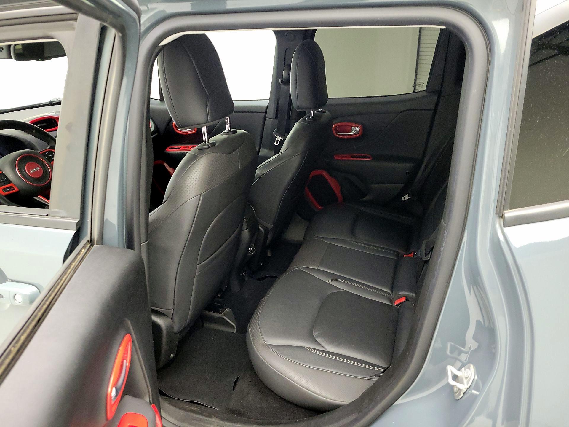 Thumbnail: 2018 Jeep Renegade - 20