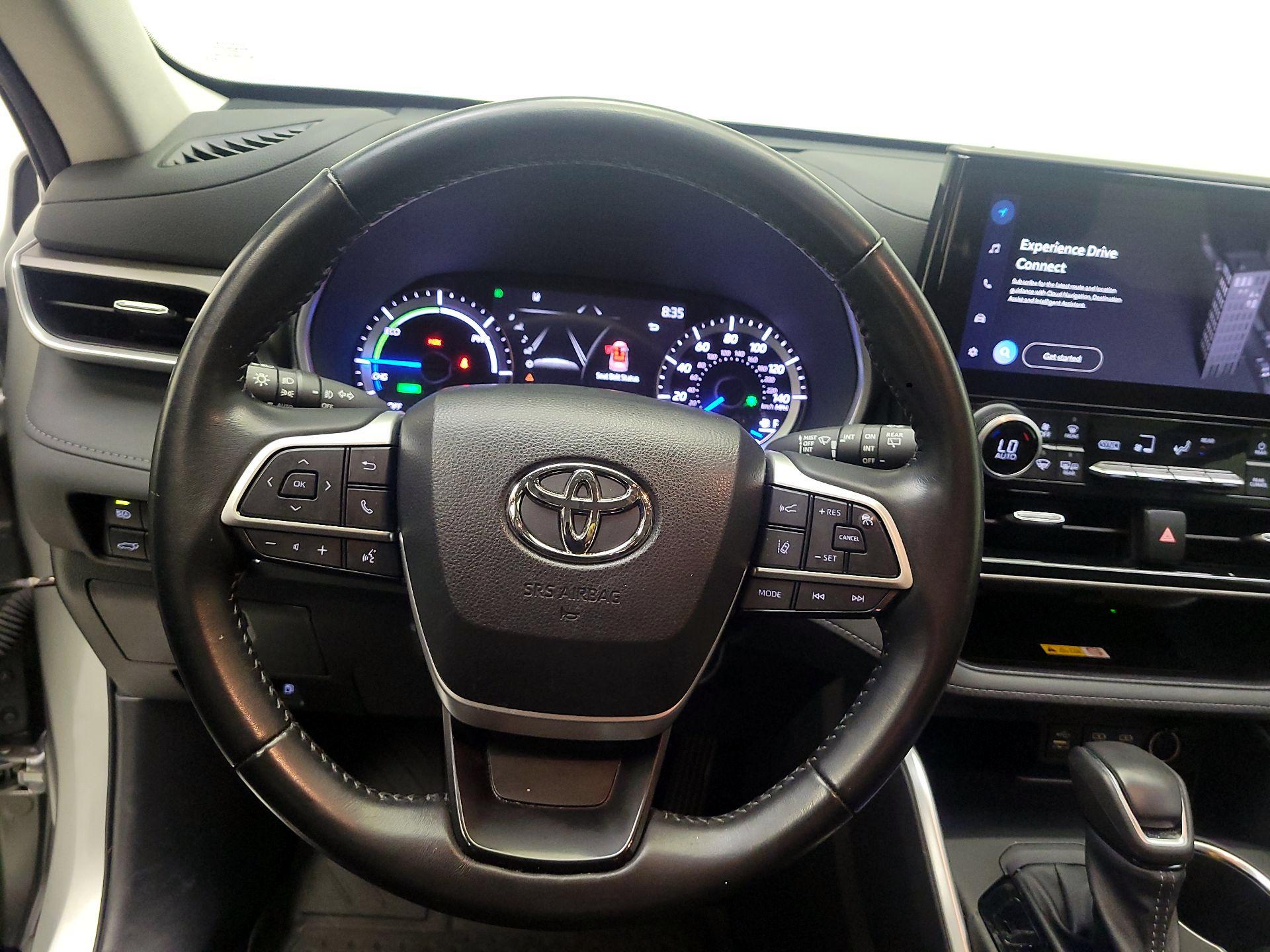 Thumbnail: 2023 Toyota Highlander - 10
