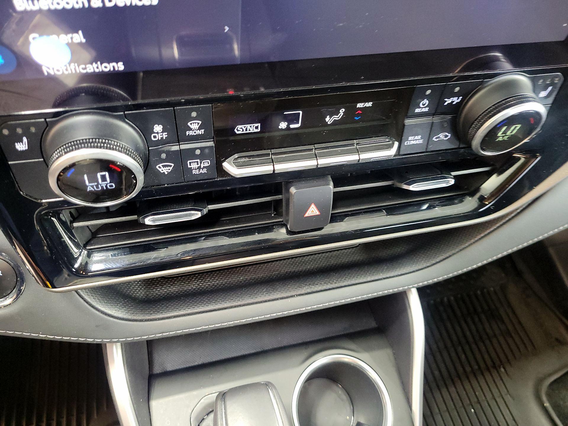 Thumbnail: 2023 Toyota Highlander - 16