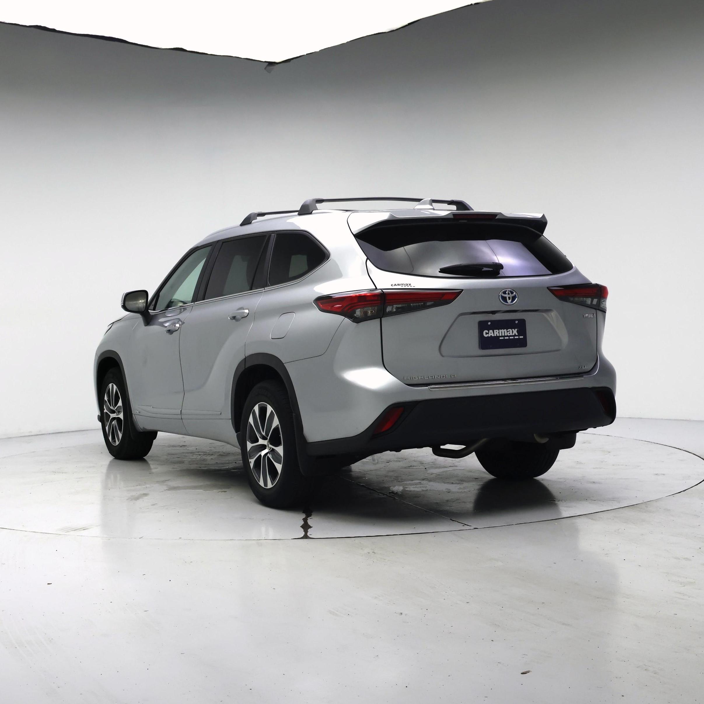 Thumbnail: 2023 Toyota Highlander - 2