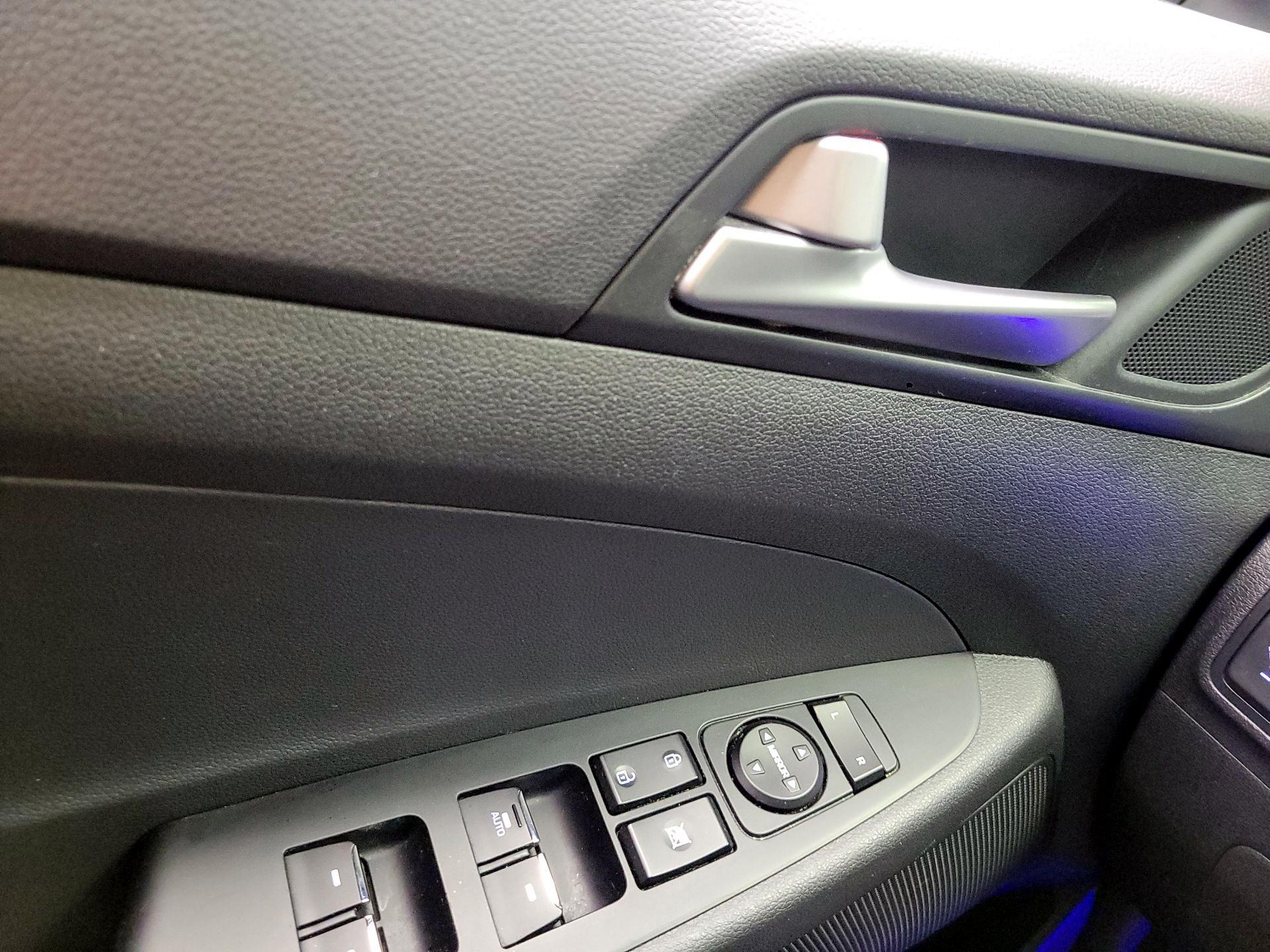 Thumbnail: 2017 Hyundai Tucson - 10