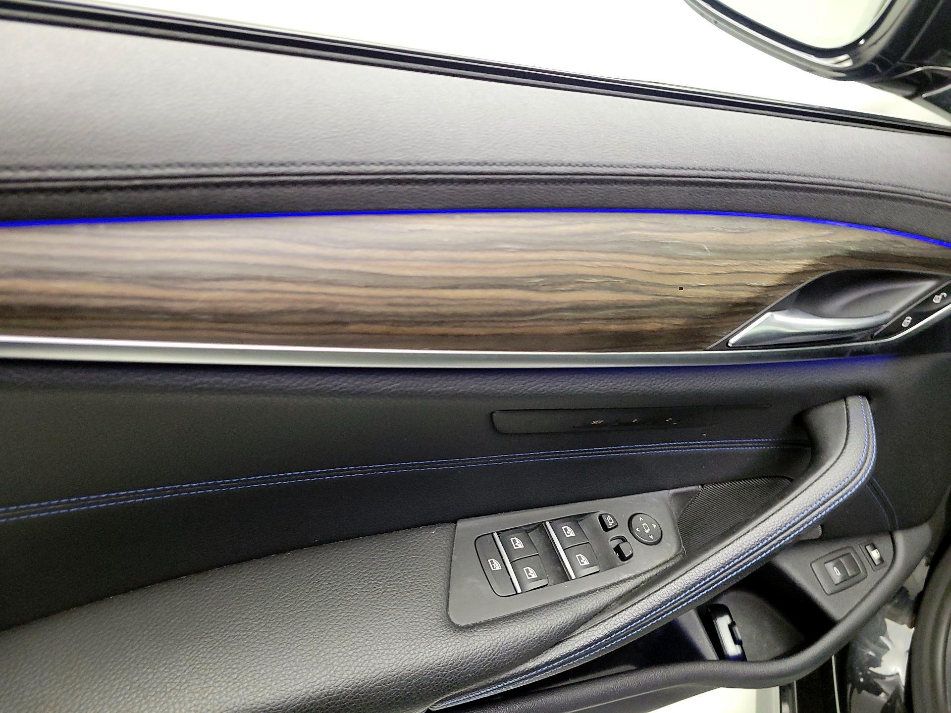 Thumbnail: 2020 BMW 5 Series - 10