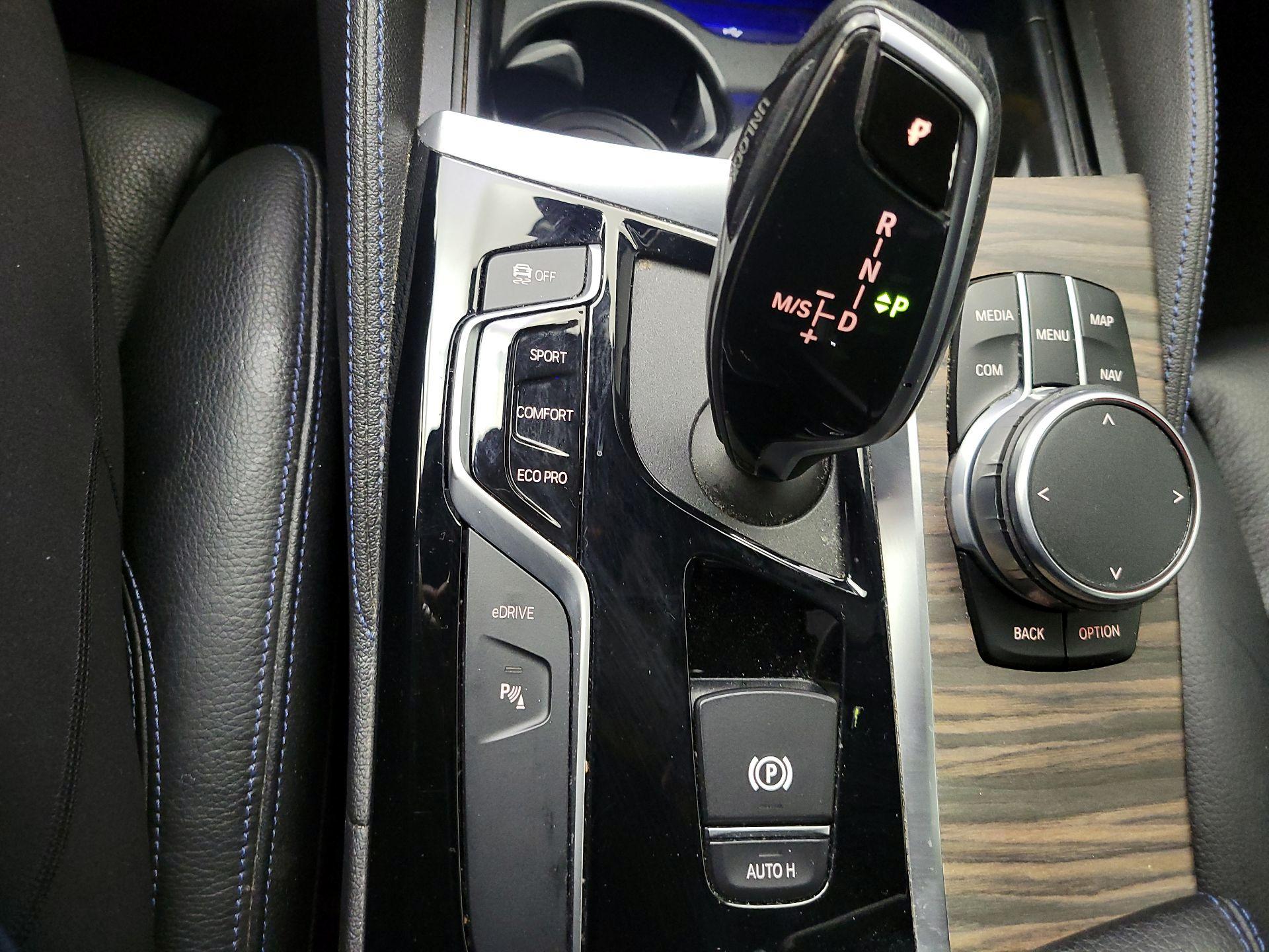 Thumbnail: 2020 BMW 5 Series - 16