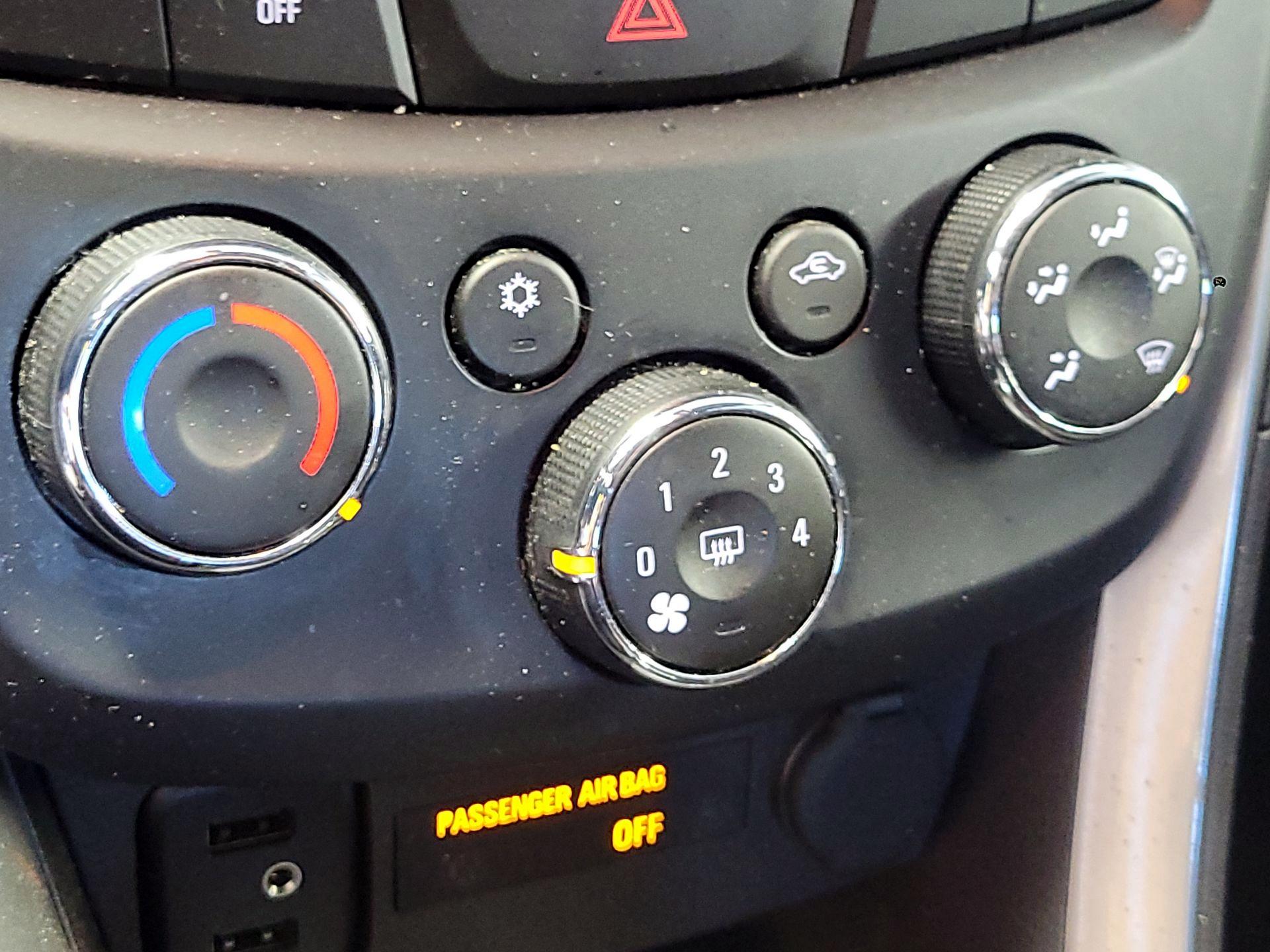 Thumbnail: 2018 Chevrolet Trax - 16